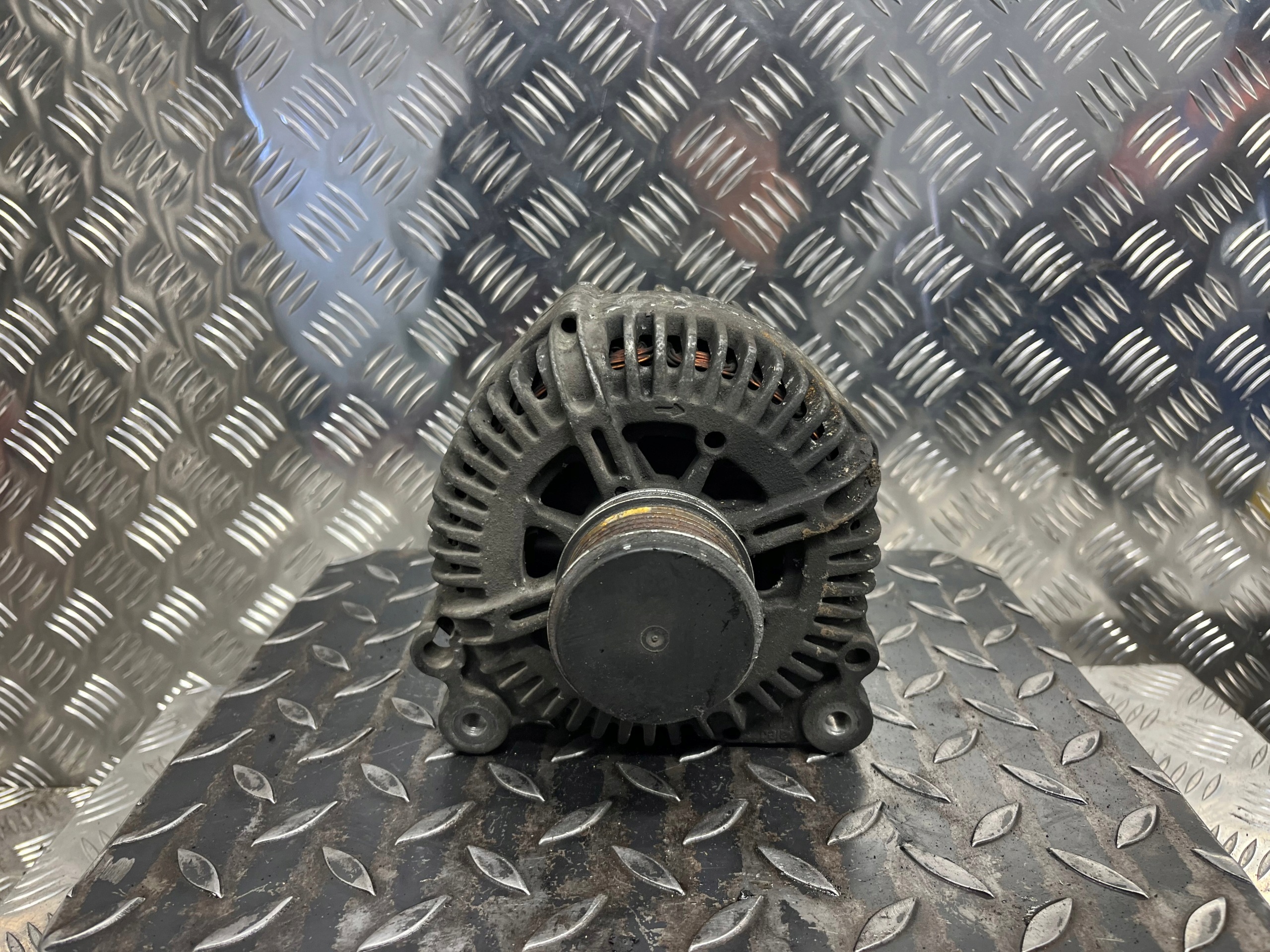 alternator VOLKSWAGEN PASSAT B6 021903026L 180 A