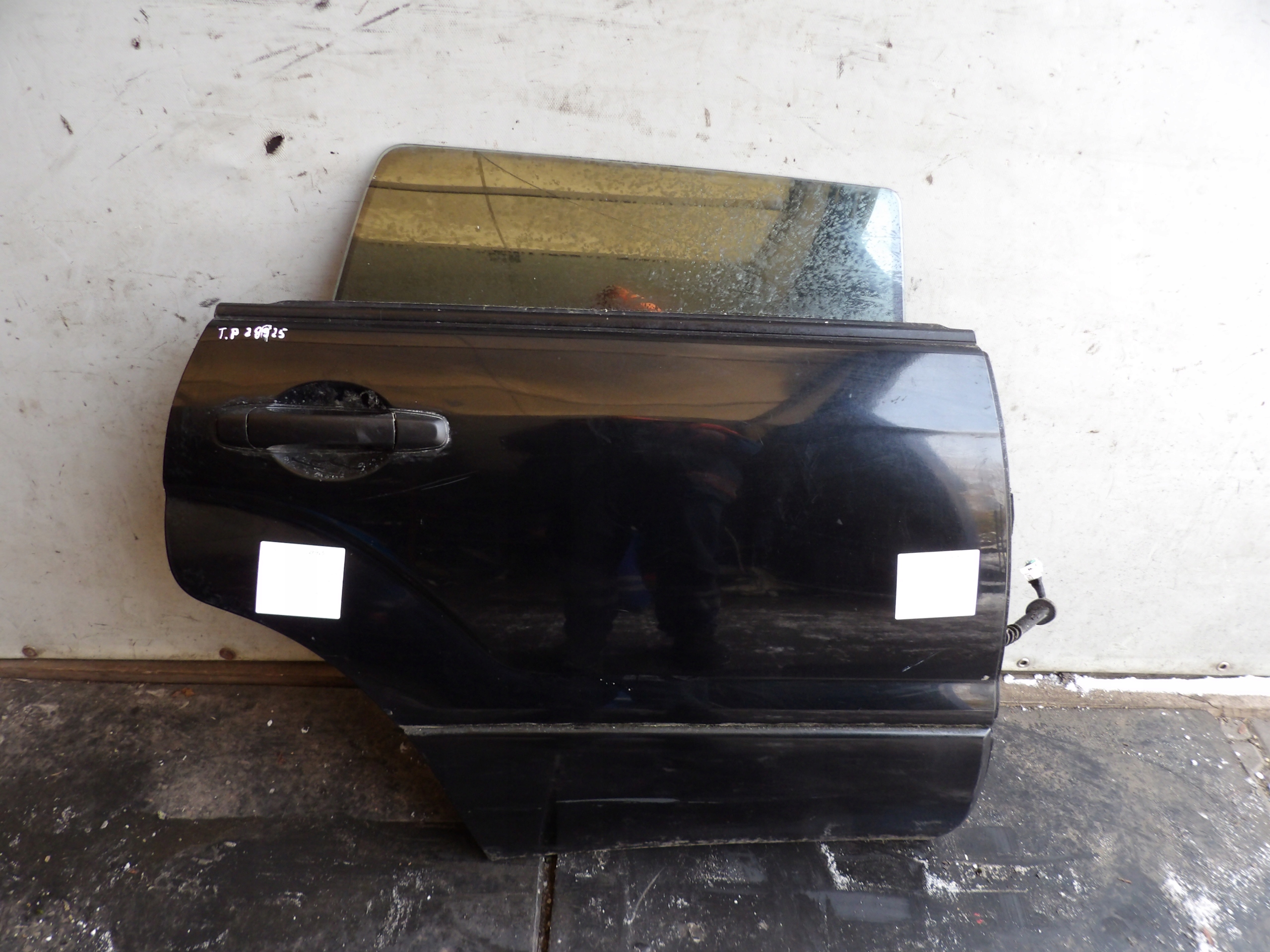 Subaru Forester II door rear. right lift