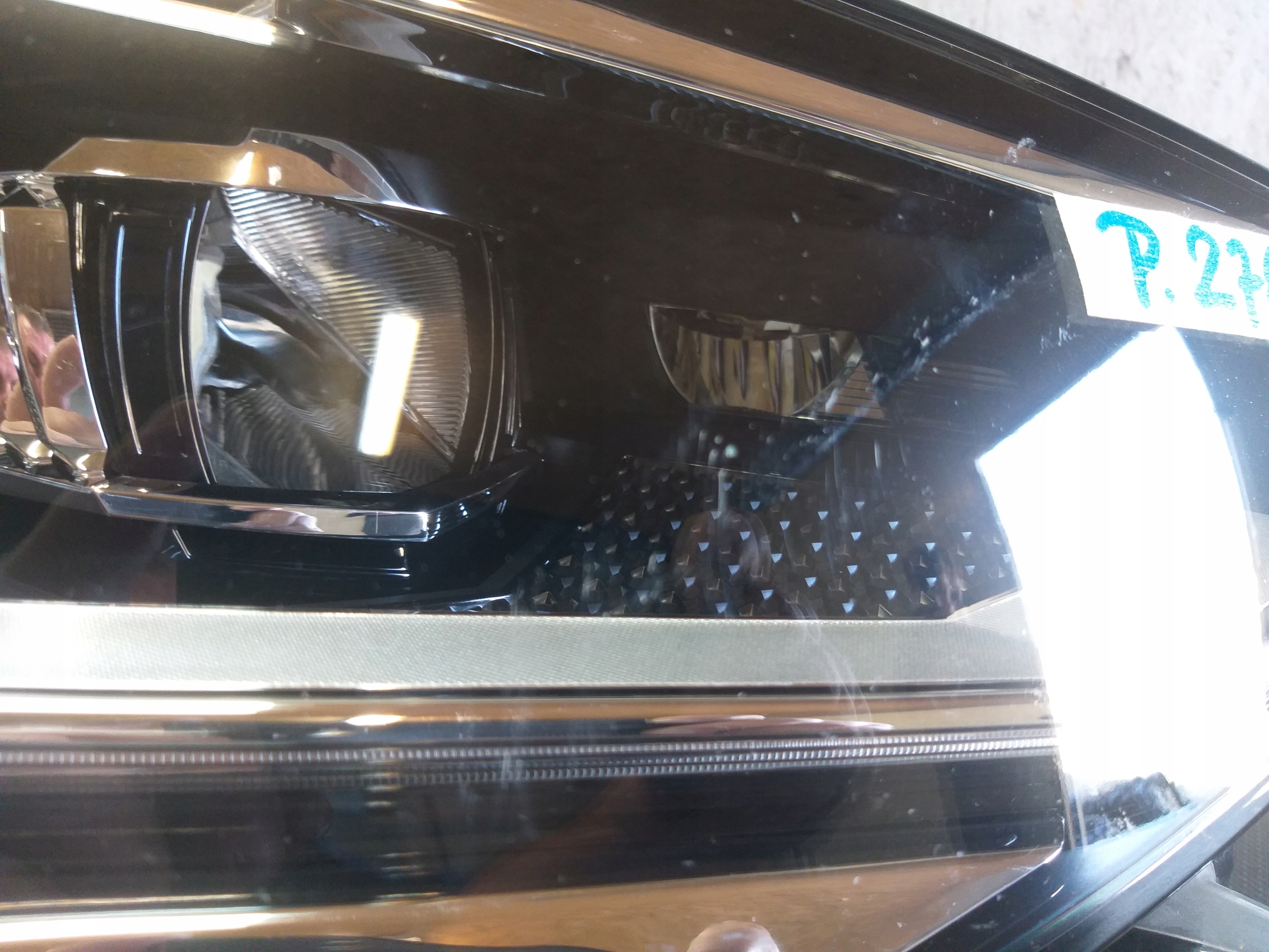 light front right VW SPORTSVAN LIFT FULL LED 517941082