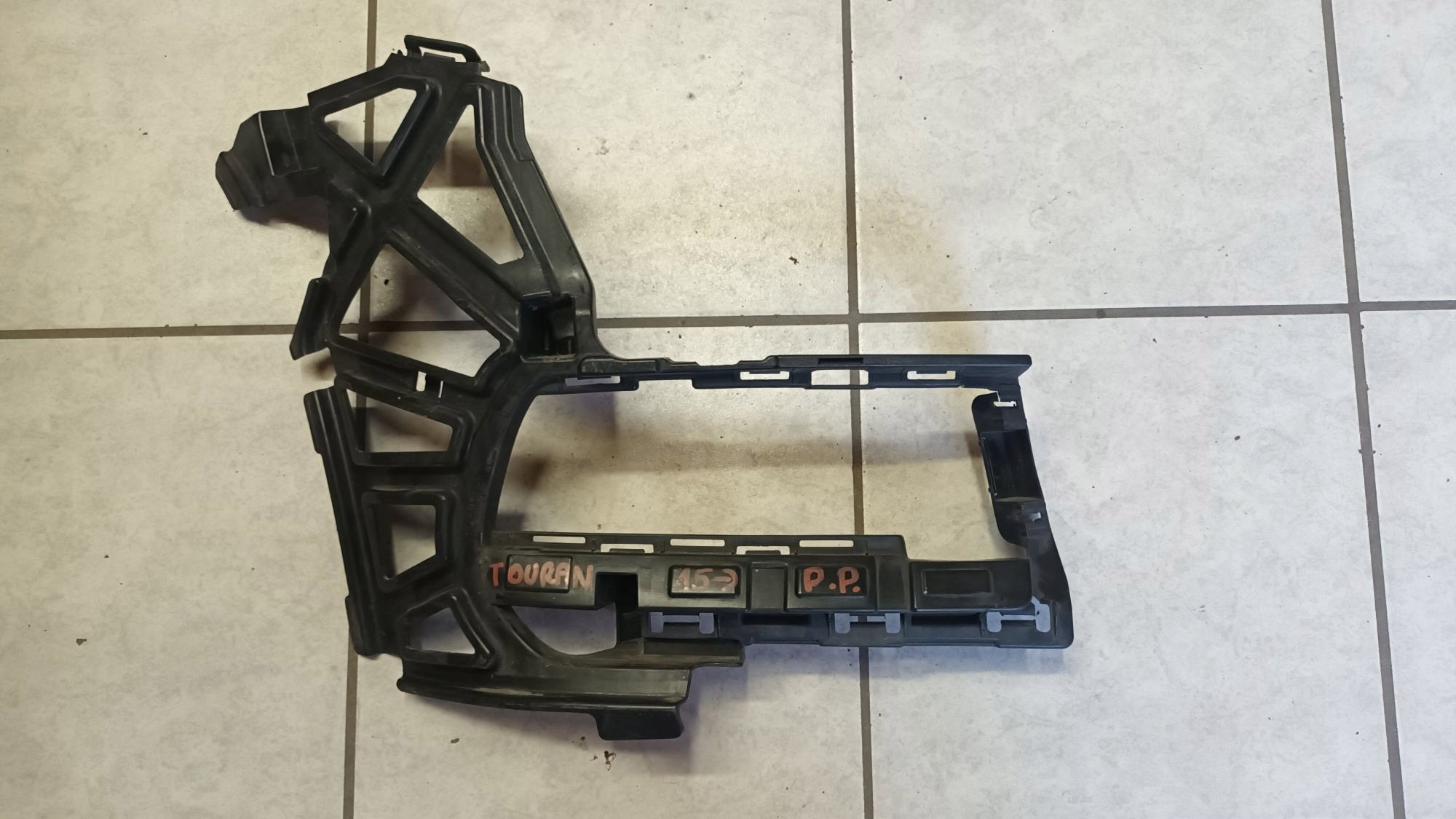 Droite Support Console Pare choc Avant VW TOURAN 2015->