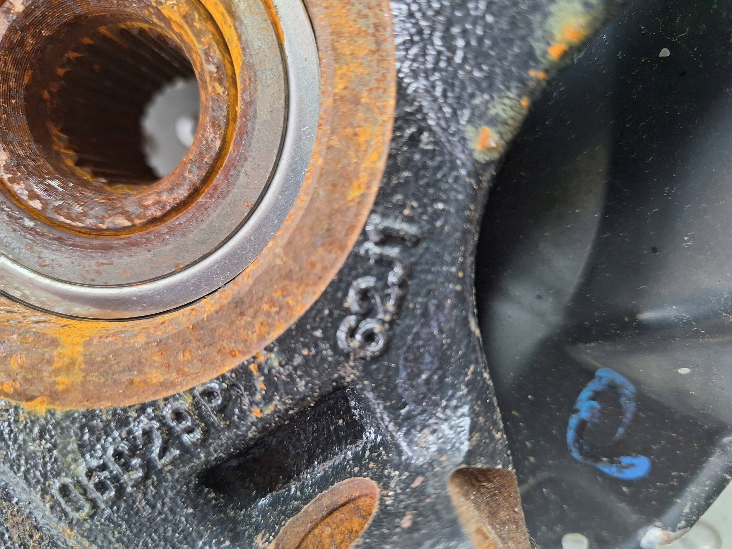 mozzo fusello destro SUZUKI SWIFT MK6 04- 1.3 e 62J1