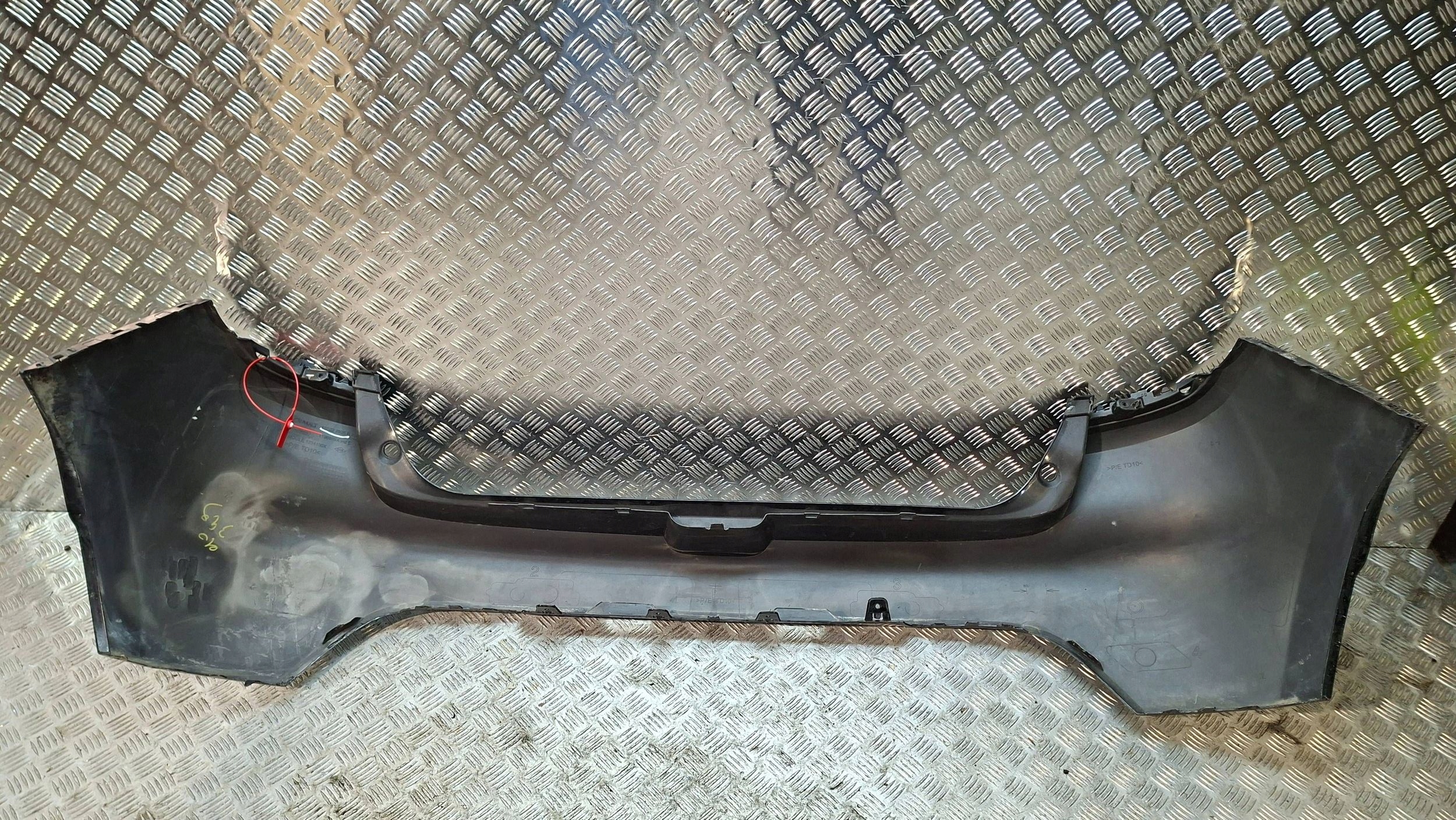 bumper rear part 850222925R RENAULT CLIO IV 2012