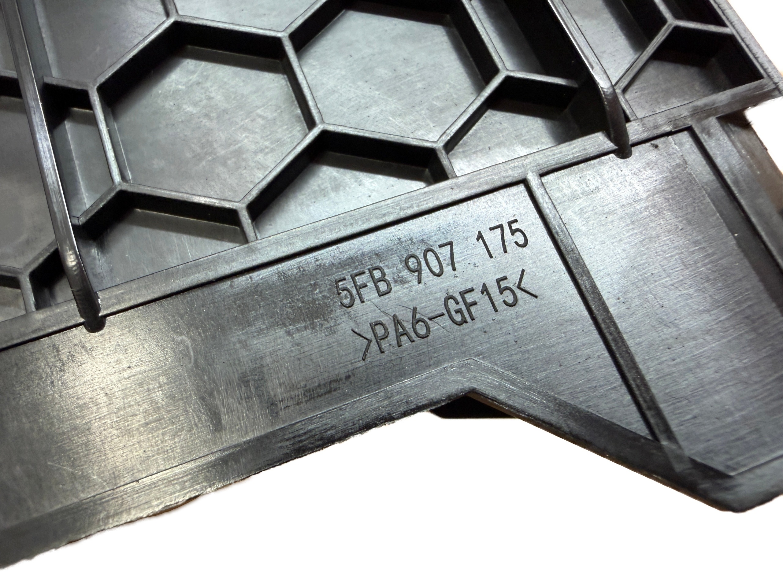 CUPRA FORMENTOR LEON bracket CZYTNIKA 5FB907175