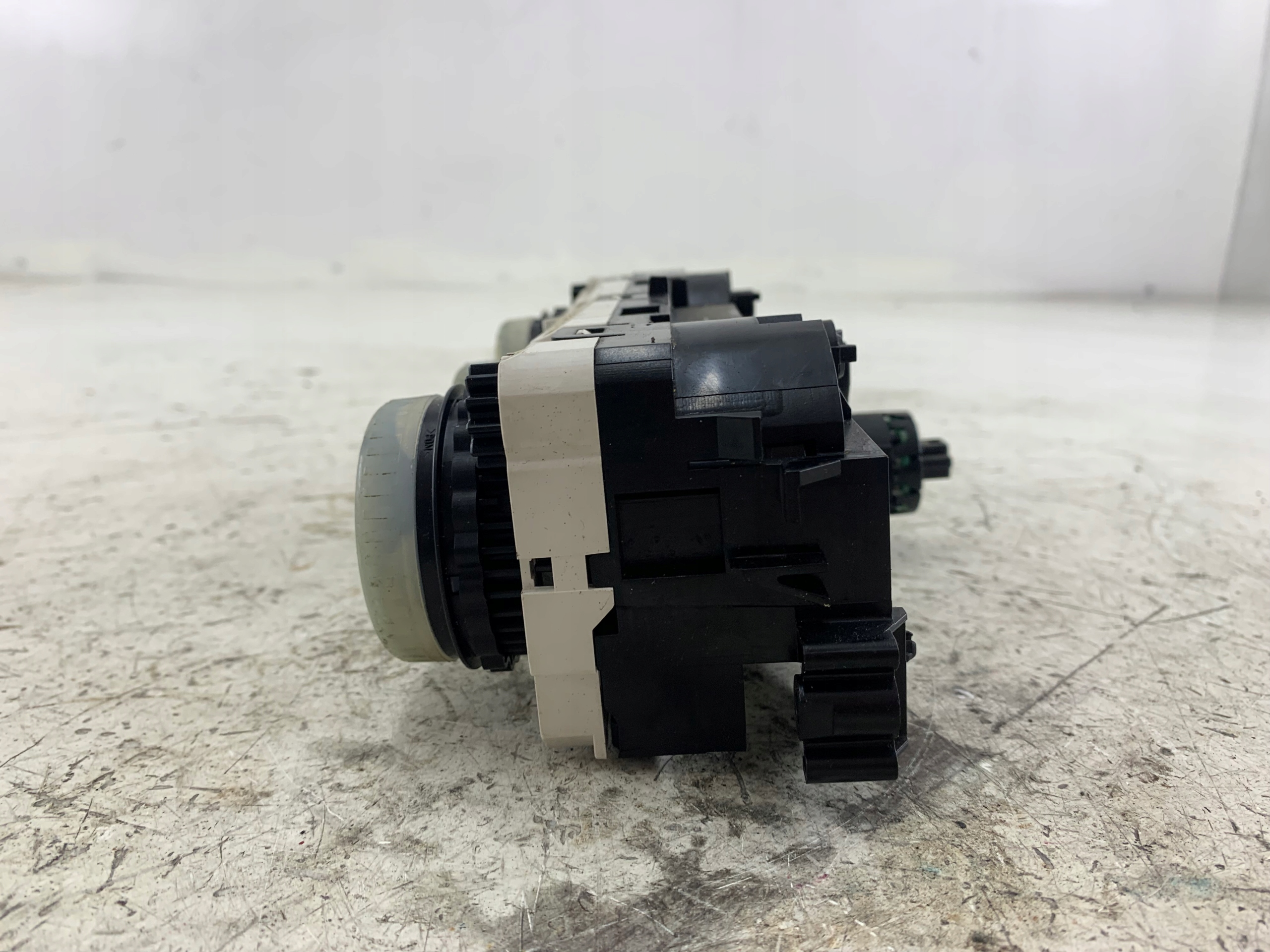 MITSUBISHI COLT VI Unite commande clima 983860X