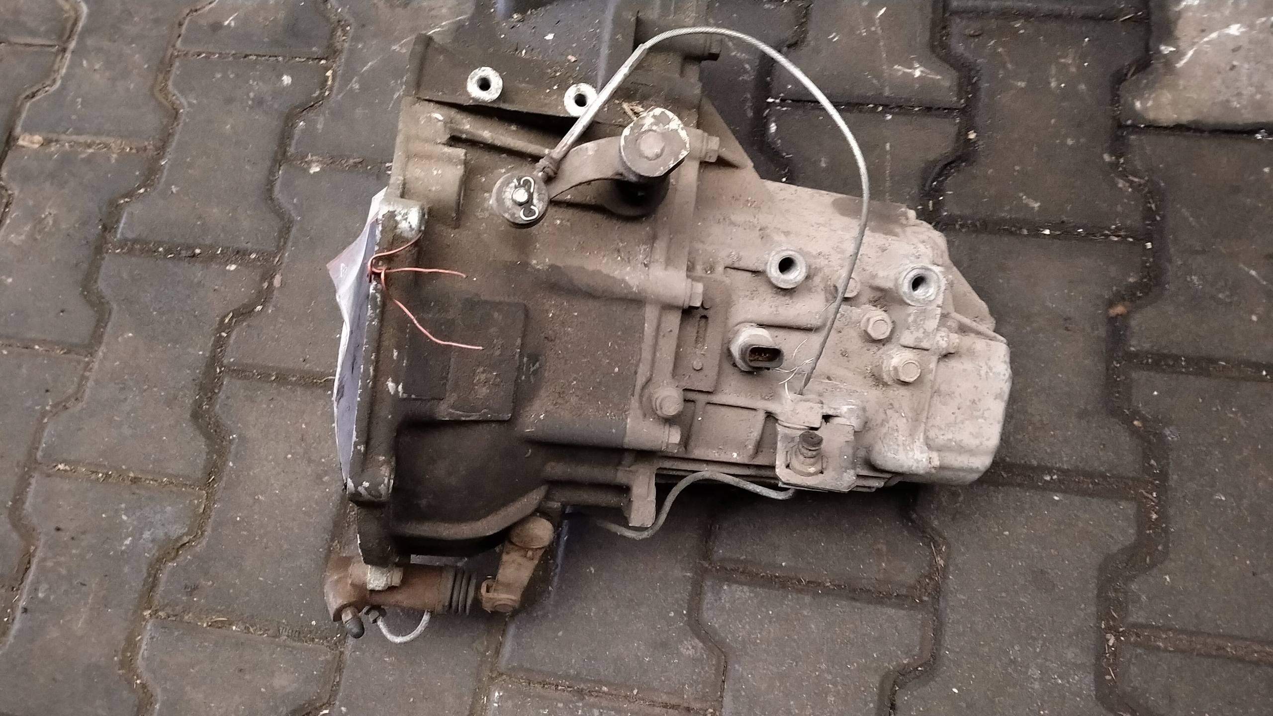 Hyundai Accent e 1,3 scatola cambio HT2073