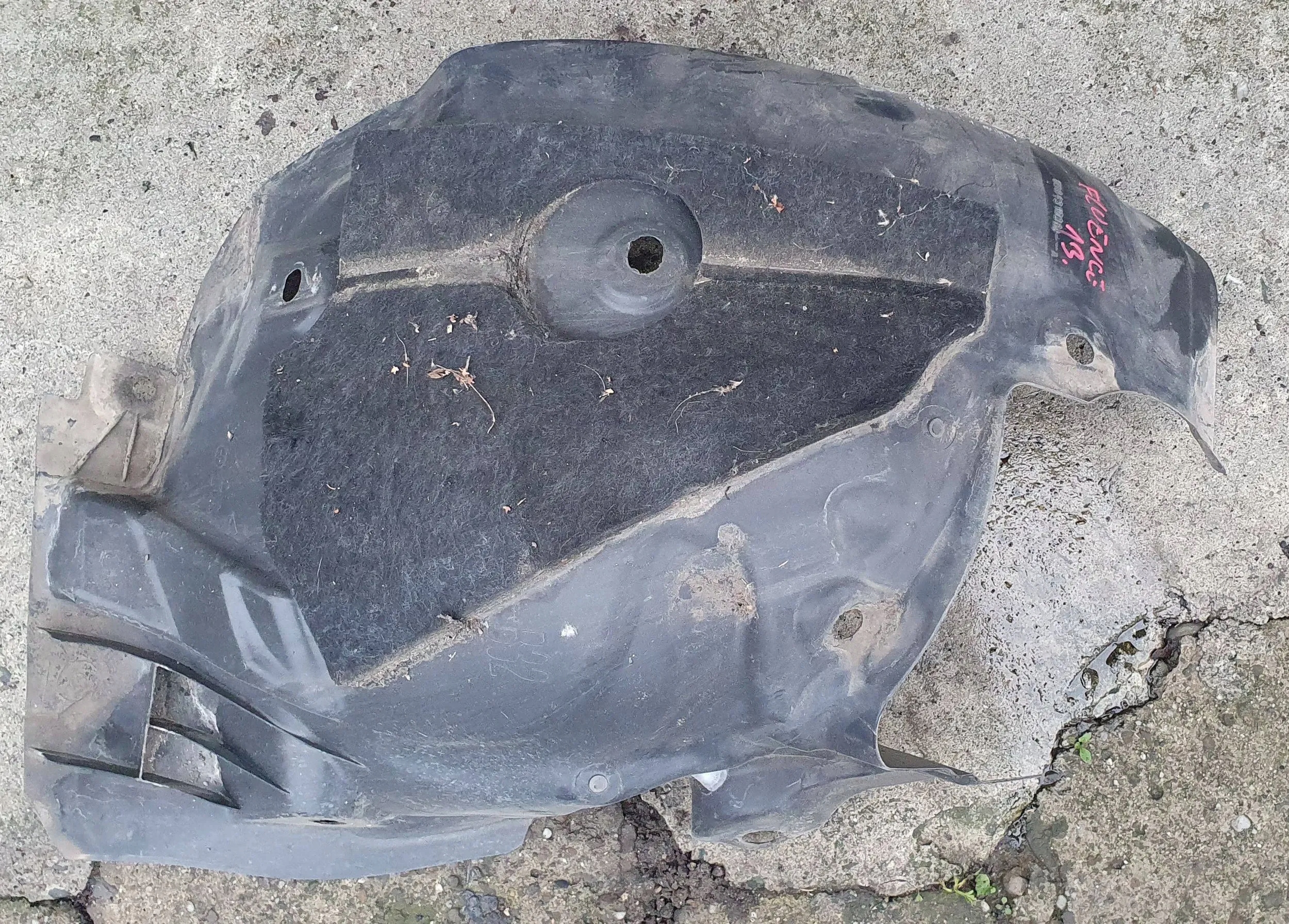 Renault Fluence Lift 12- mudguard left front front