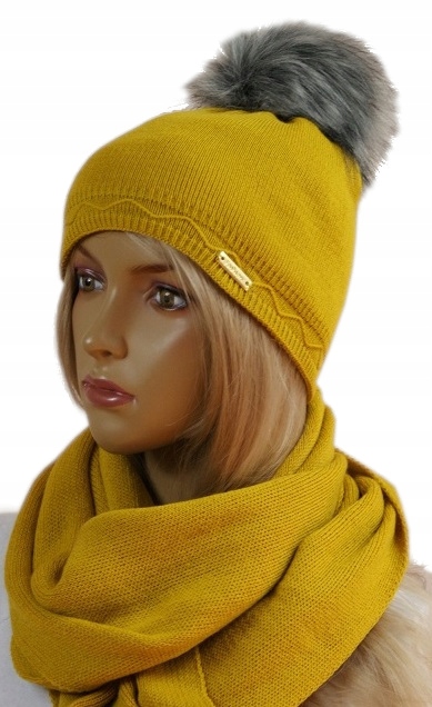 

Komplet Czapka + Komin pompon # 12