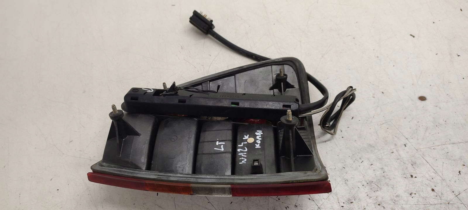 light rear part rear left Mercedes W124 2,2b