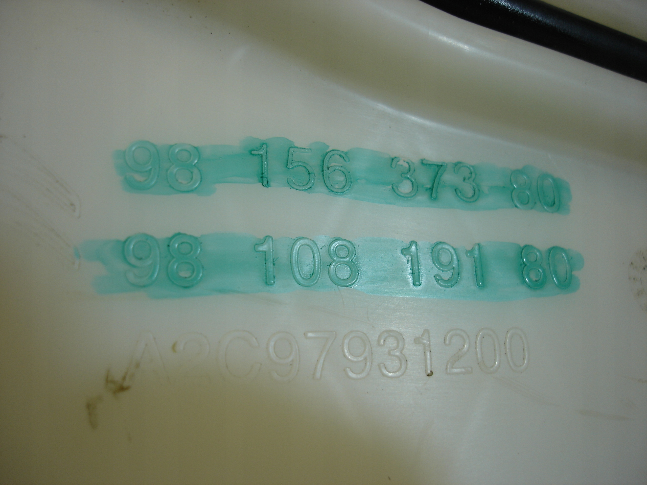 PEUGEOT 3008 II washer fluid tank