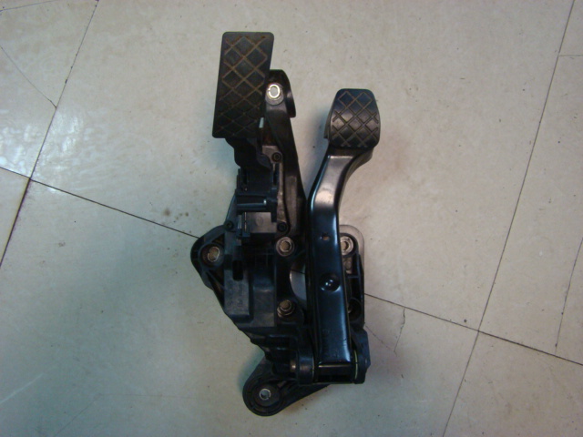 педаль тормоза vw POLO 6R 6C1721058F
