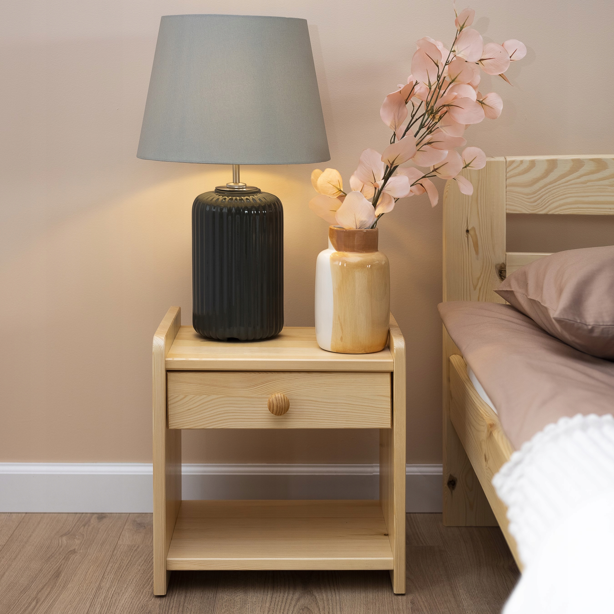 

Szafka Nocna Sosnowa Drewniana Wiki sosna Magnat