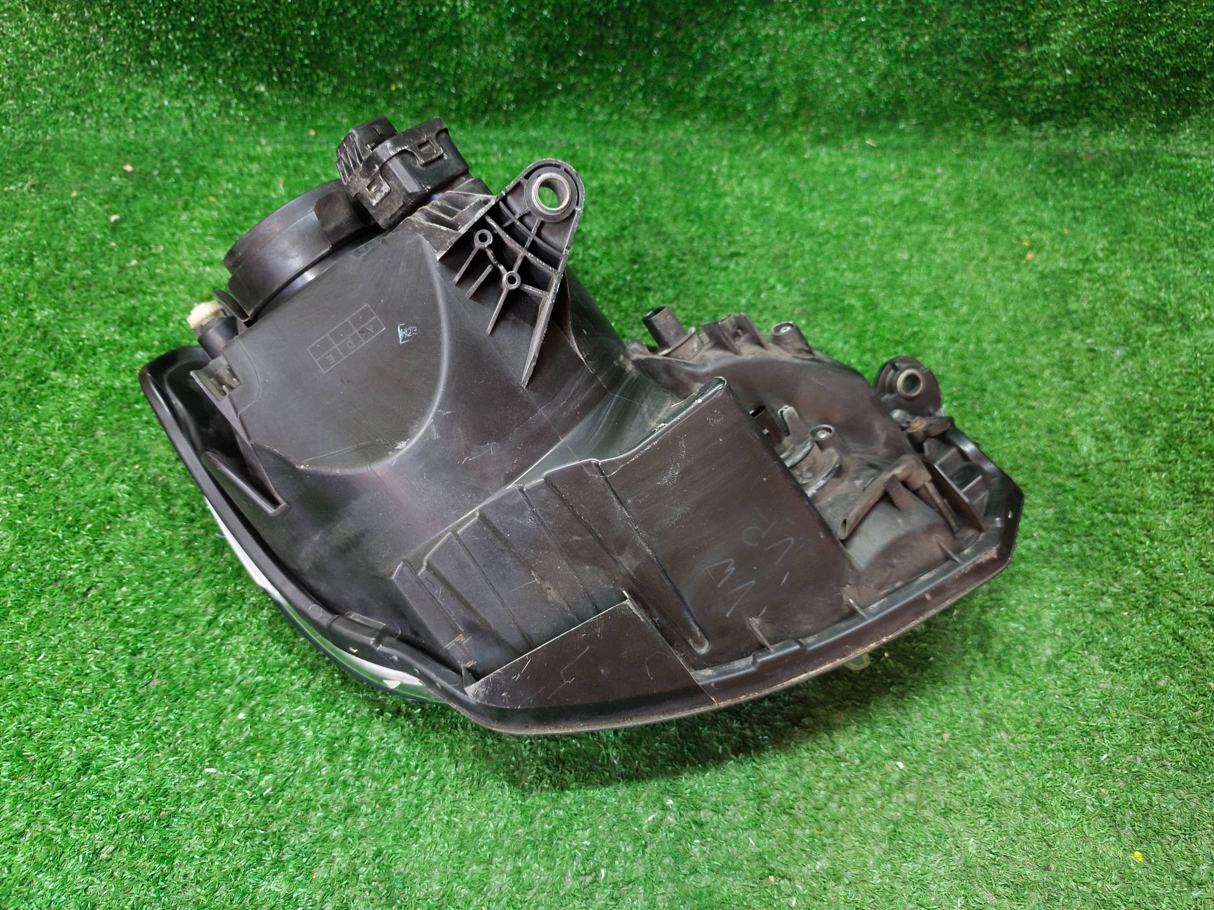 REFLEKTOR left front VW UP 11- NR.R1562