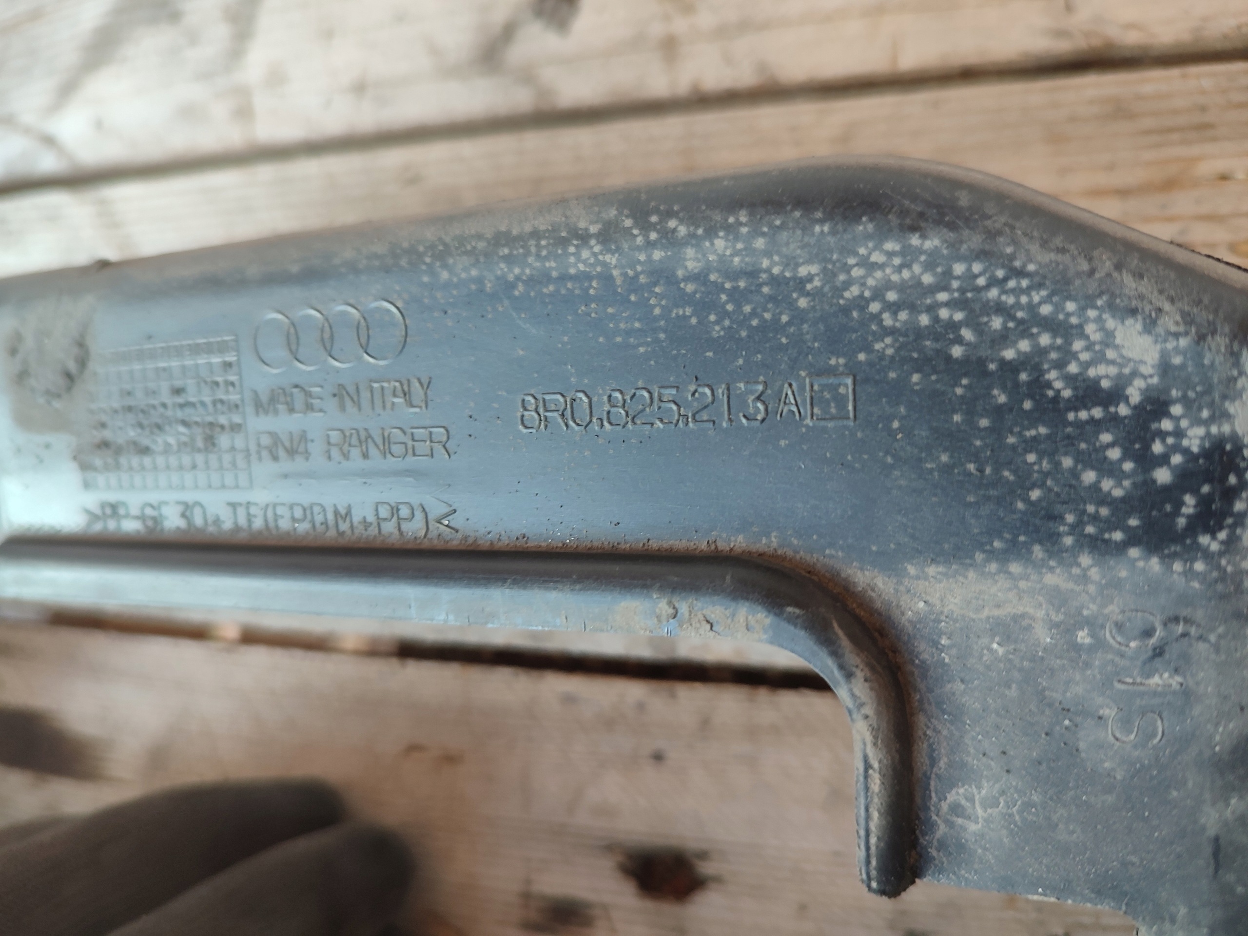 cover chassis left AUDI Q5 8R LIFT 8R0825213A