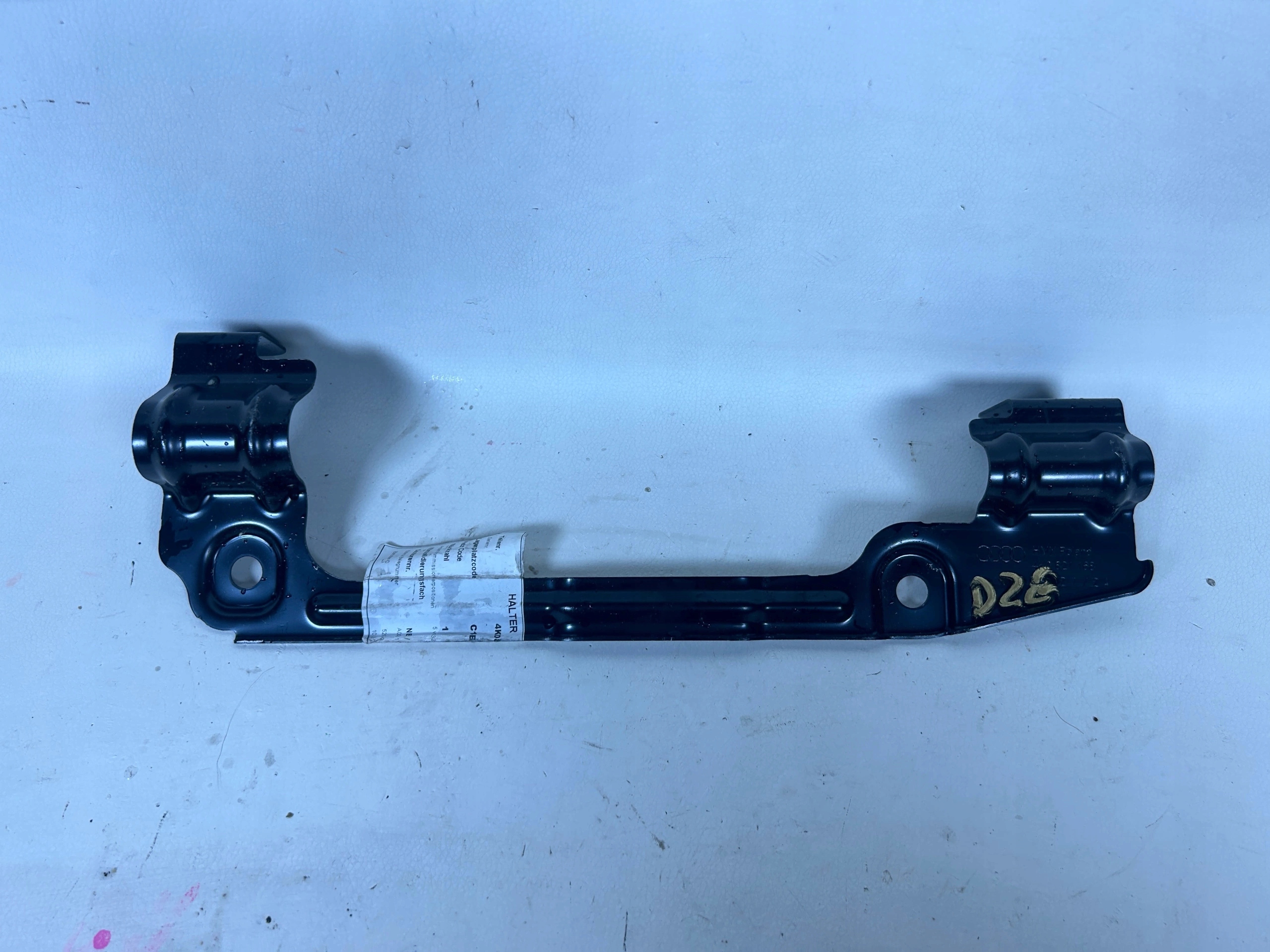 Audi A6 C8 4K Console Poignée Support plaque Aile Avant 4K0821168