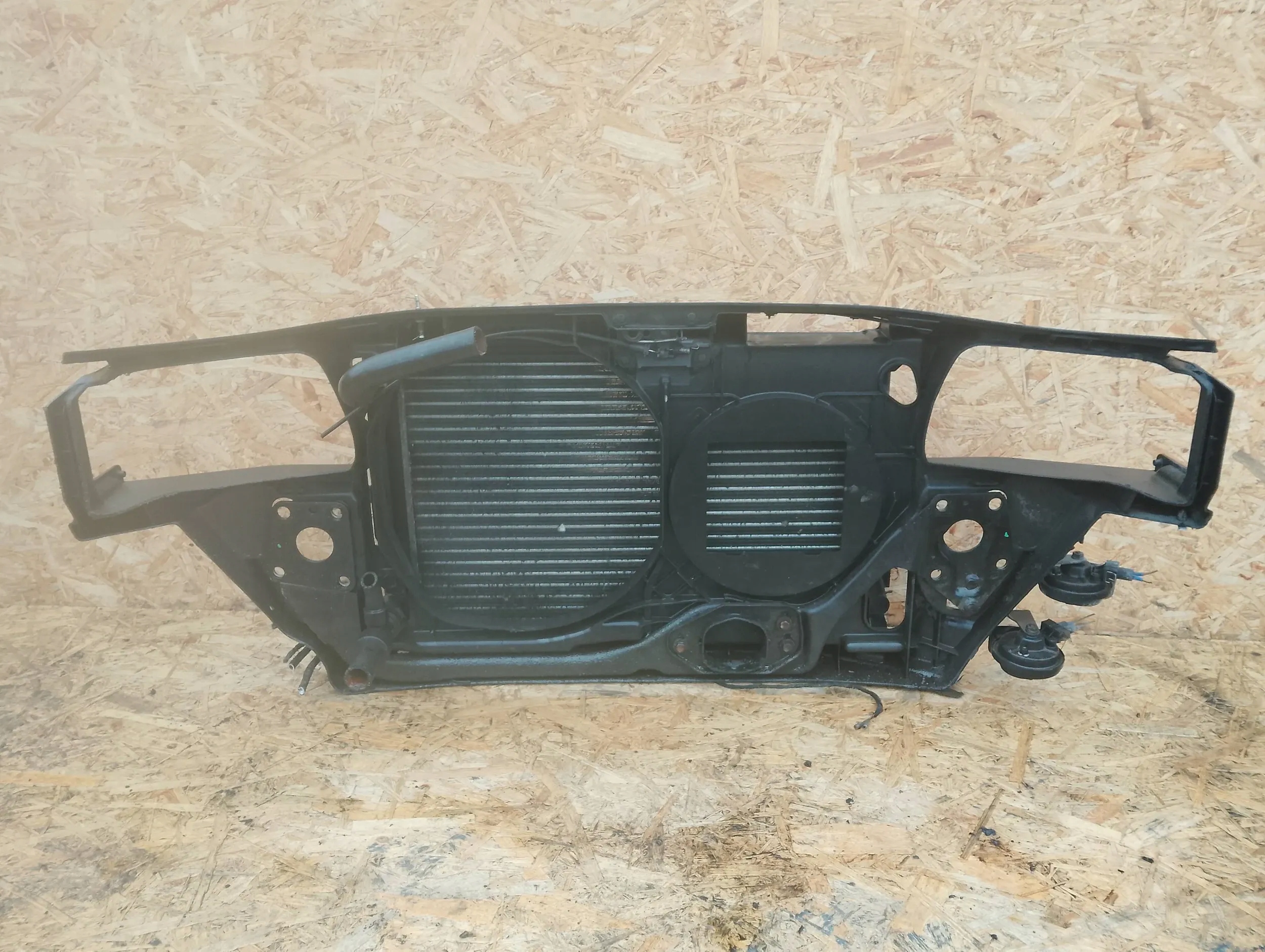 Audi A4 S4 B5 8D 1999 predné