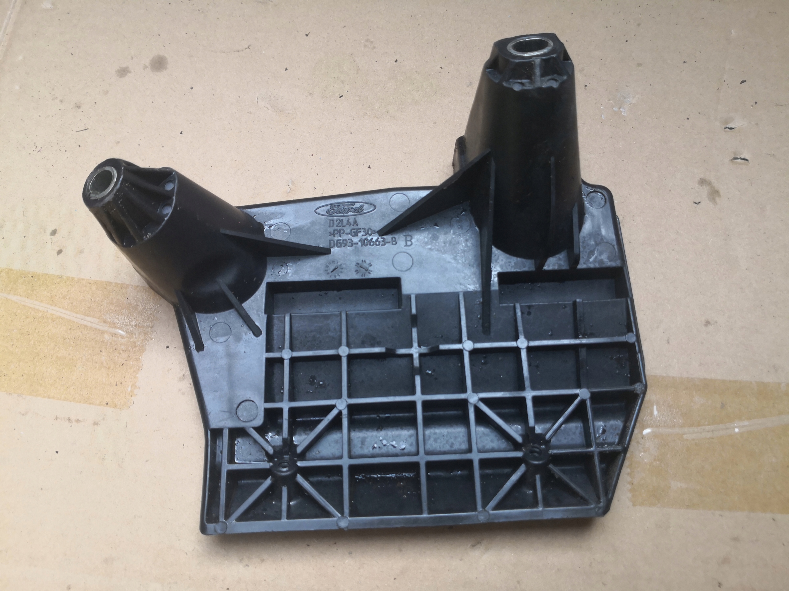 Porte pour batterie MONDEO MK5 DG93-10663-BB
