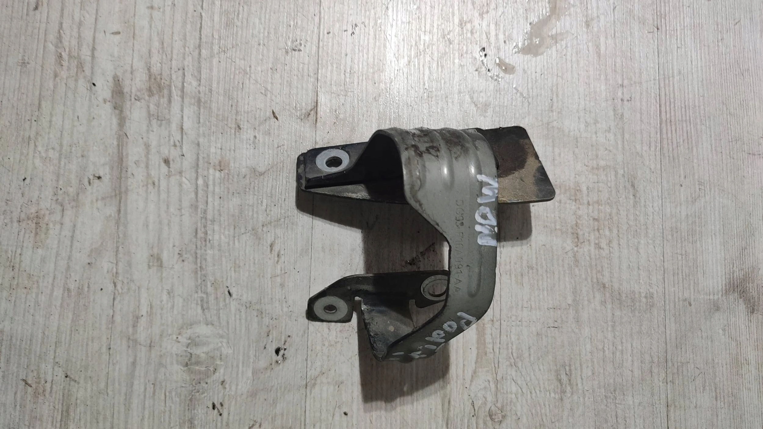 Ford Mondeo MK5 16r 2.0TDCi Avant Bouche buse Gauche Support plaque Aile