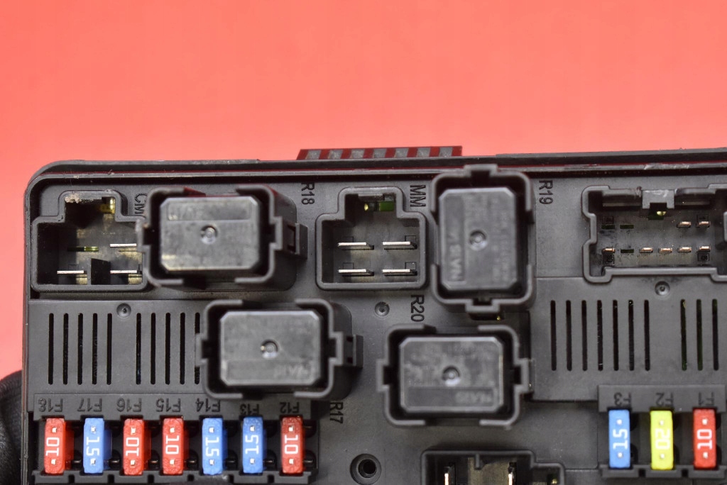 блок предохранителей 284B6-0723R renault KOLEOS 1 и 2.0 150 ЛС