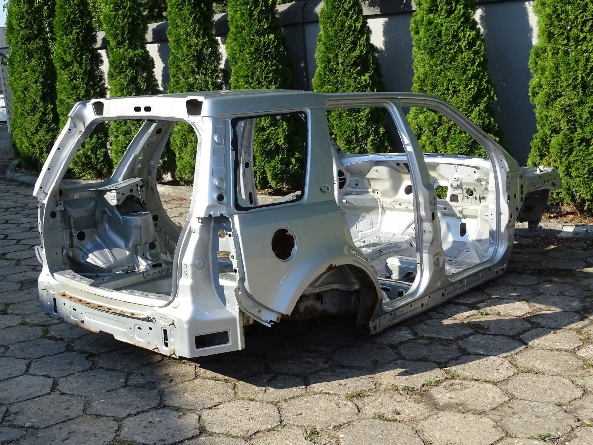 FREELANDER II 06-14 ЧЕТВЕРТИНА КРИЛО ПРАВИЙ ЗАД.