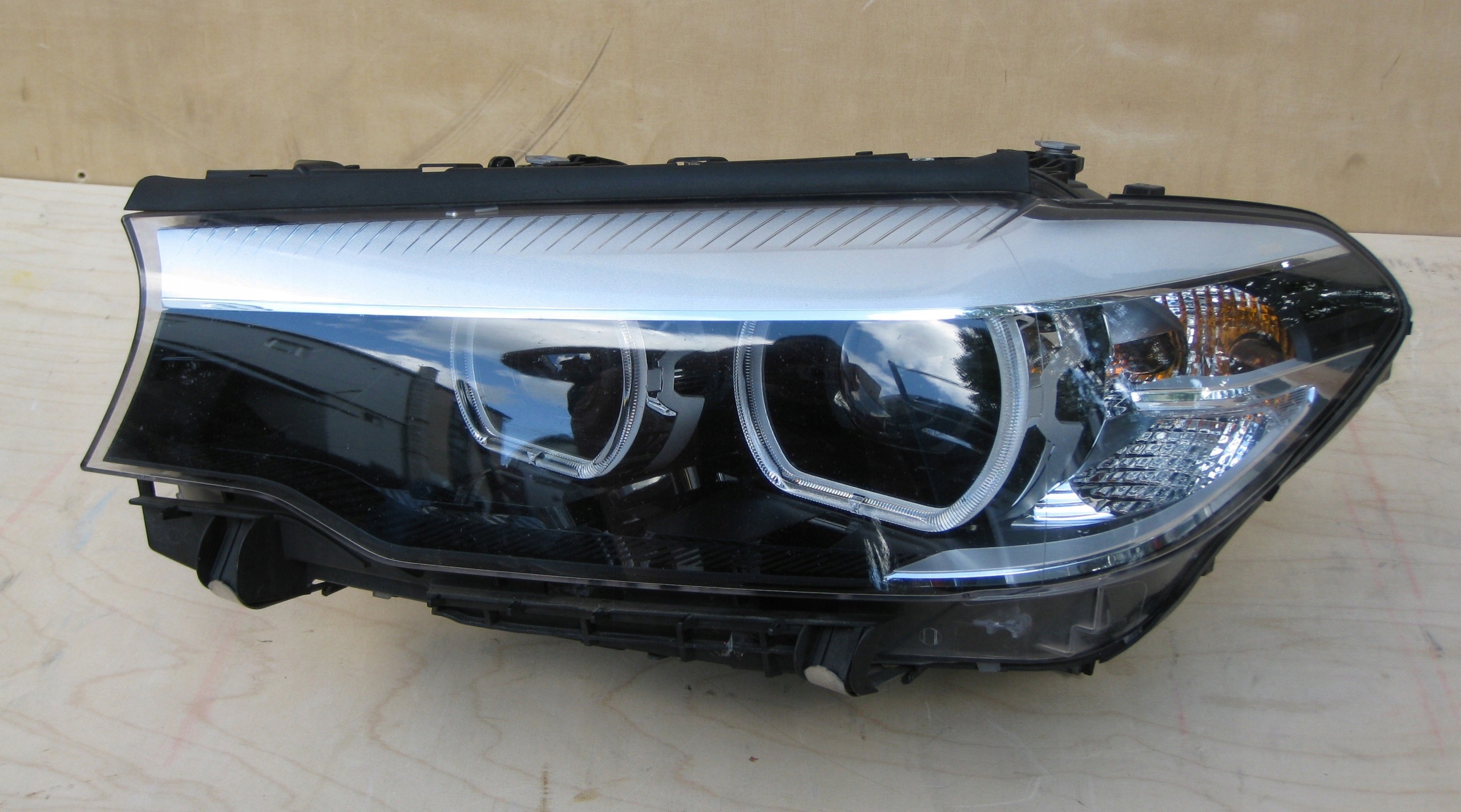 BMW 5 G30 3.0D 19R PRZEDLIFT light left front FULL LED 8499111 -01