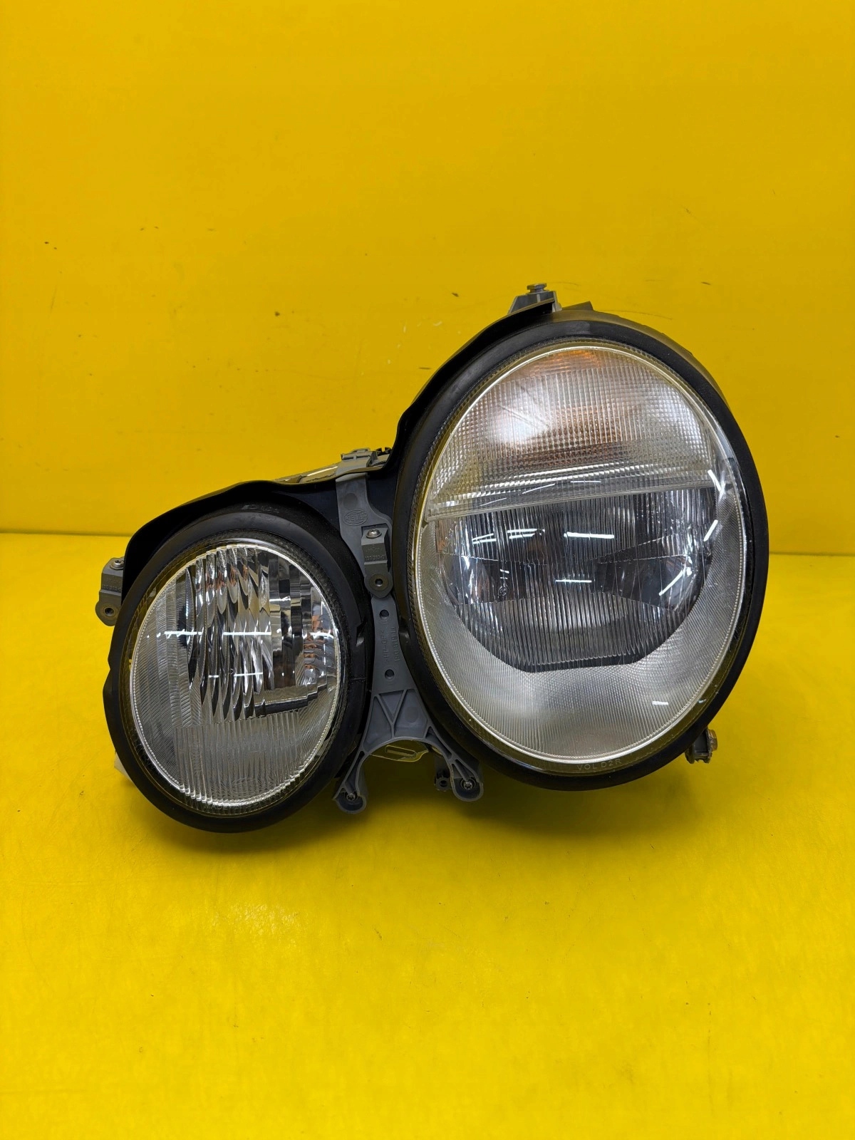 light left Mercedes E-Klasa W210 Xenon A2108204161