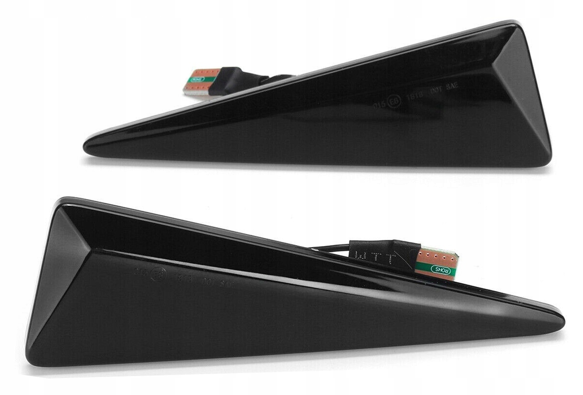 RENAULT MEGANE 2 KIERUNKOWSKAZY DYNAMICZNE BLACK Numer katalogowy części CN116-2