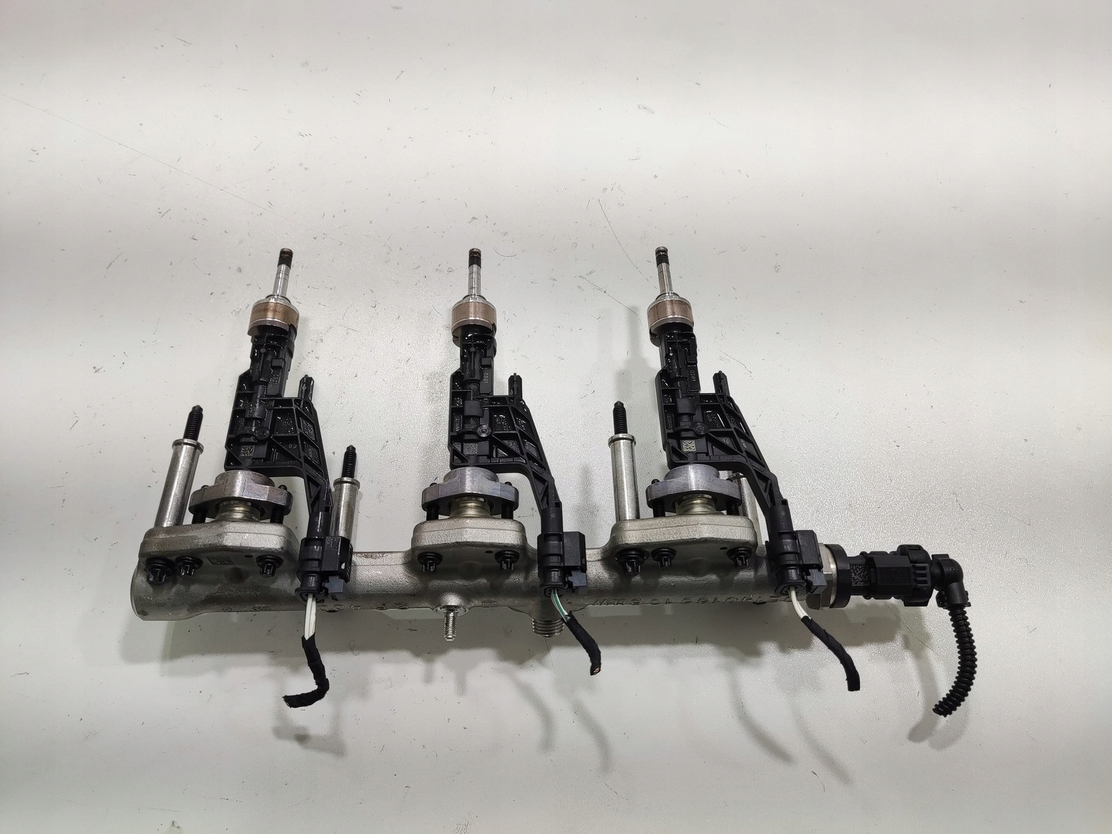 Rampe injection Injecteurs BMW 2 ACTIVE TOURER U06 1.5 HYBRYDA 8665631