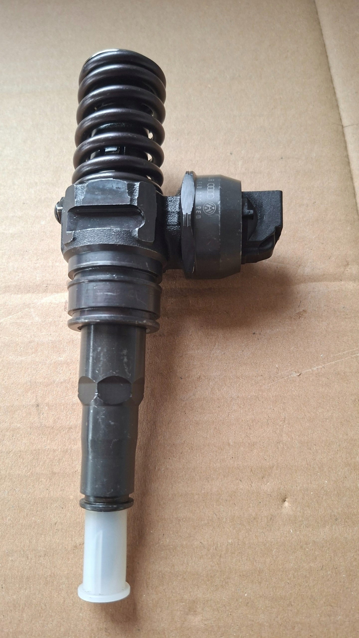 Pumpedüse VW 1.9TDI BOSCH 0414720215 WYDRUK