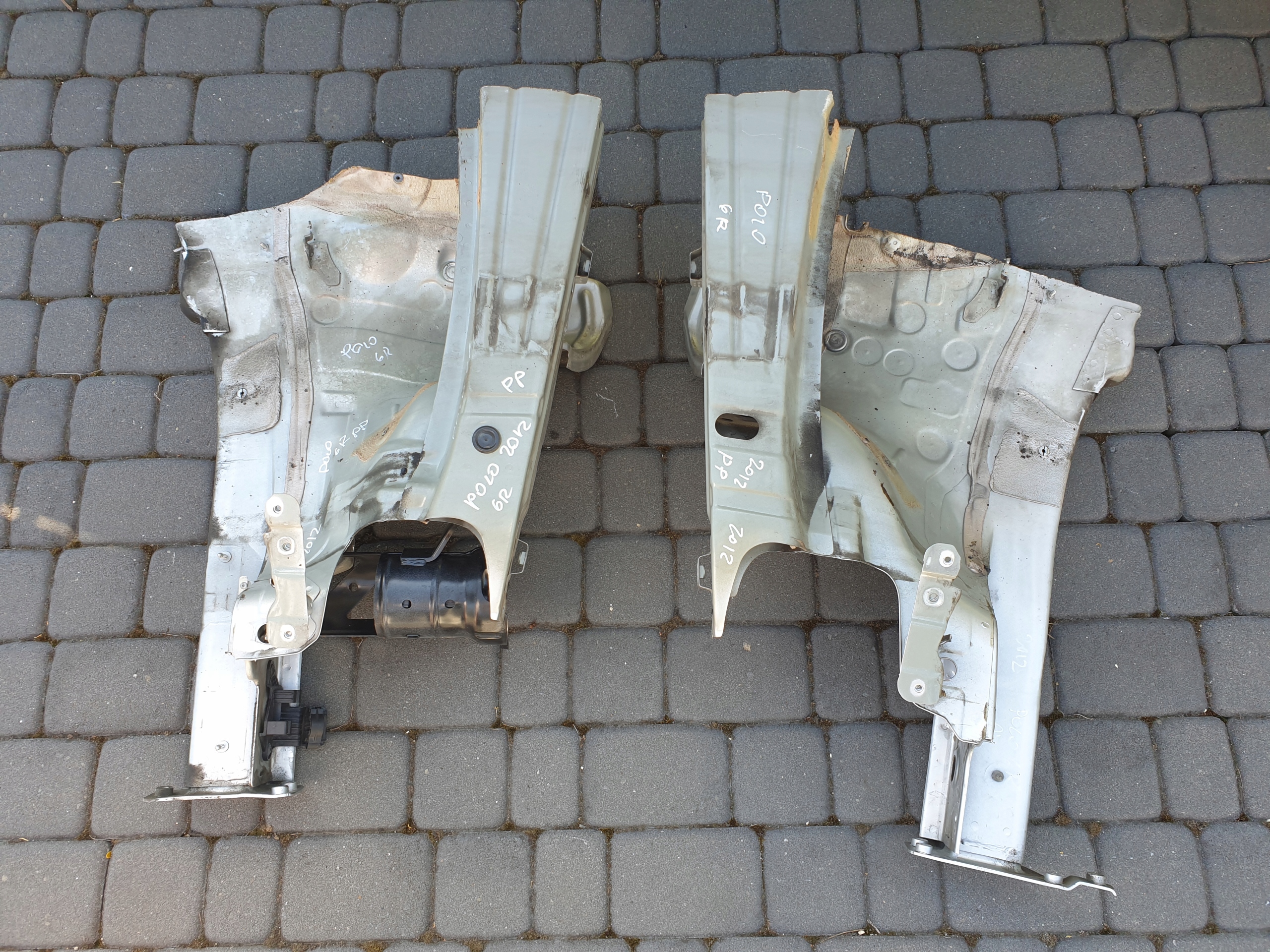 LONGHERONE quarto LONGHERONE FARTUCH VW POLO V 5 6R 2009