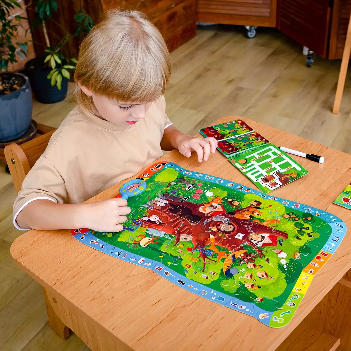 Puzzle Gra Edukacyjna Detektyw FOREST STORY Z Lupą 3+ Roter Kafer Minimalna liczba graczy 2