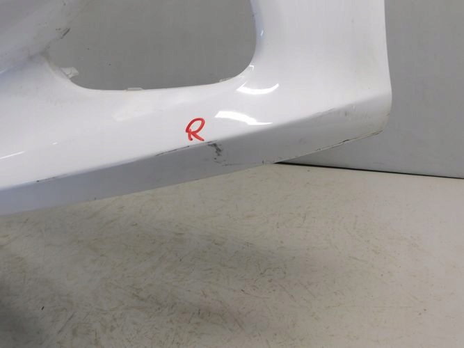 TOYOTA YARIS IV 20- Frontstoßstange vorne