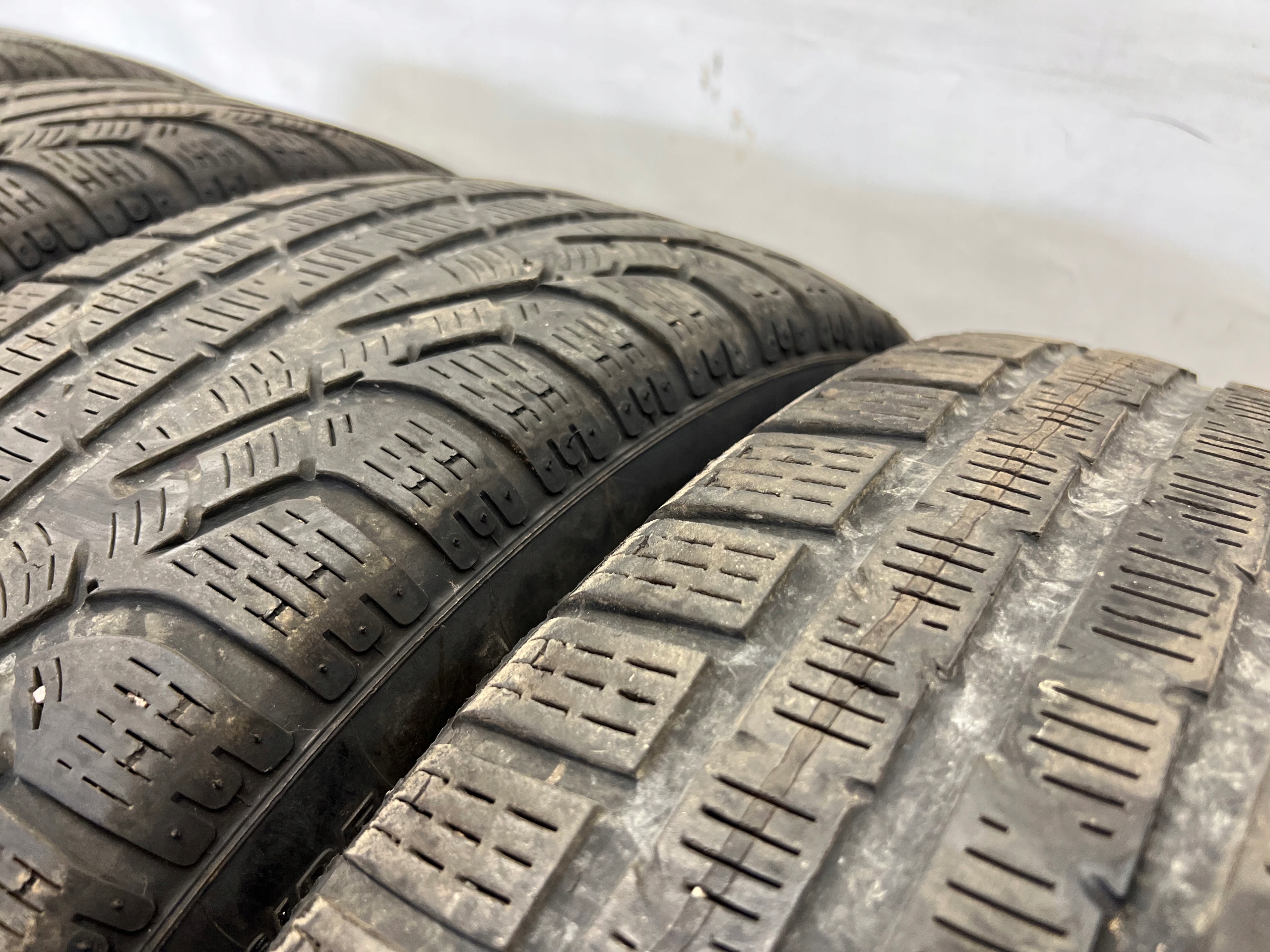 AUDI Q3 wheels discs 16 tyres winter 215/60/17R 8U0071497