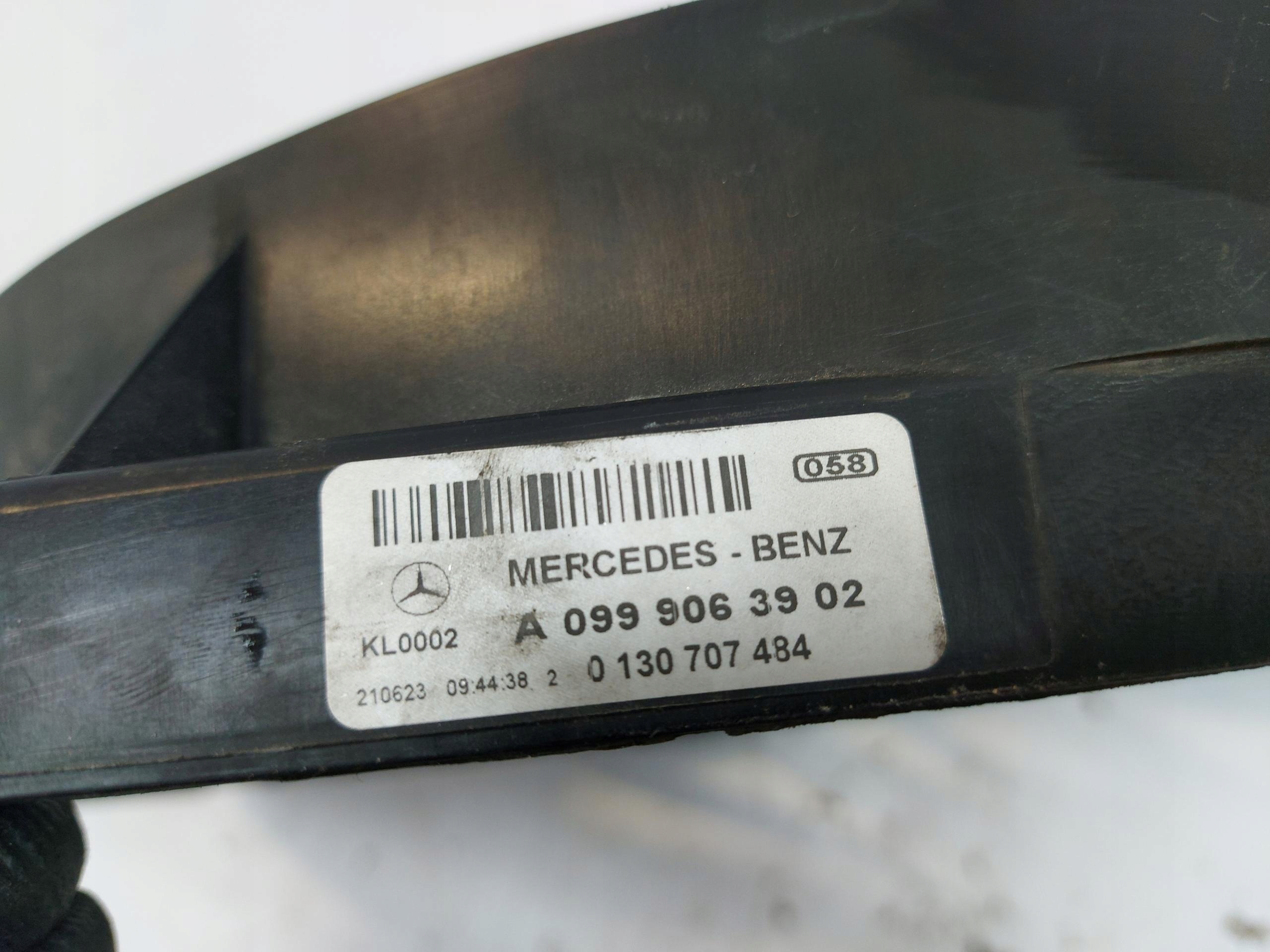 Mercedes ventilátor chladiče obal A0099063902