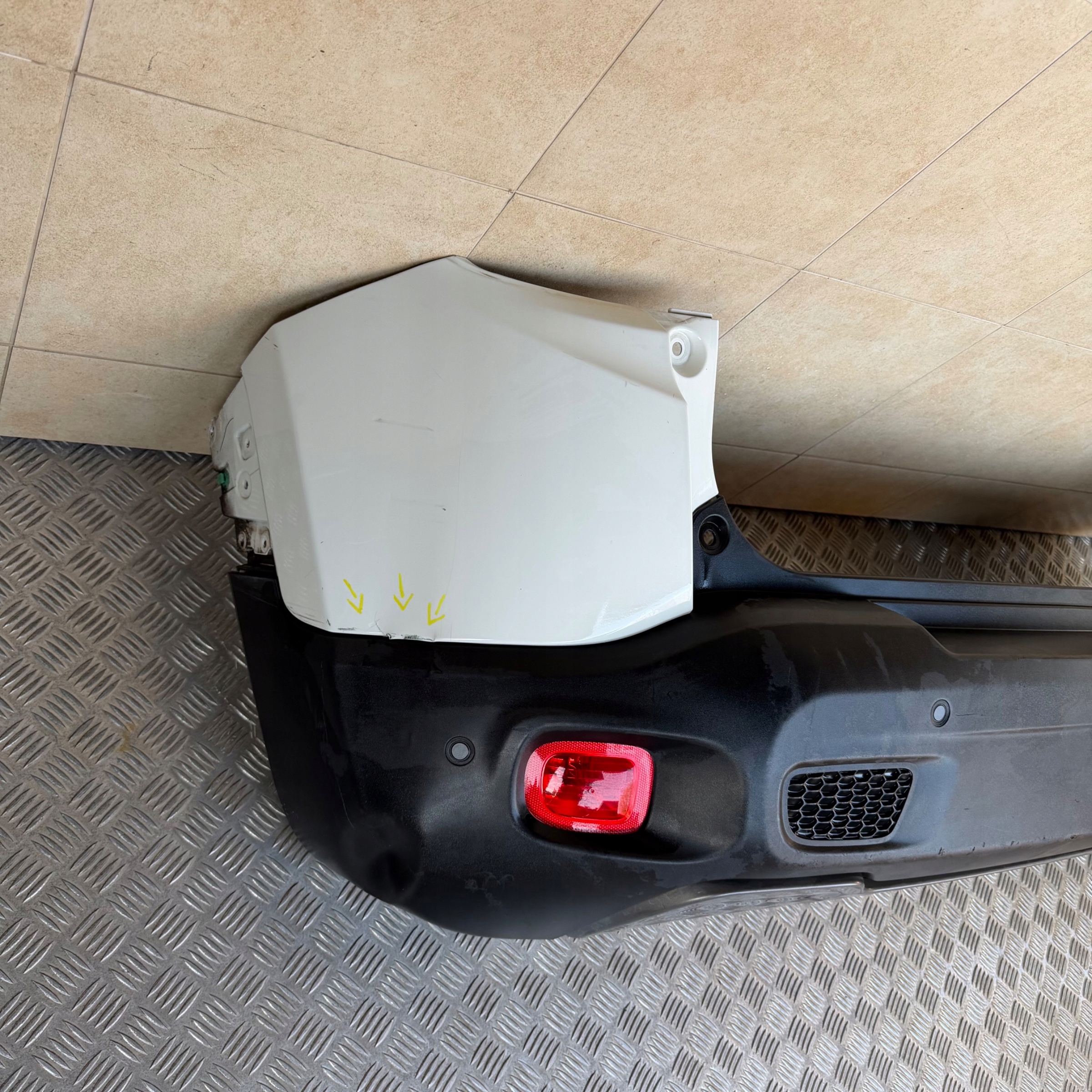 bumper rear complete JEEP RENEGADE LIFT 2019 ROK 4 PDC