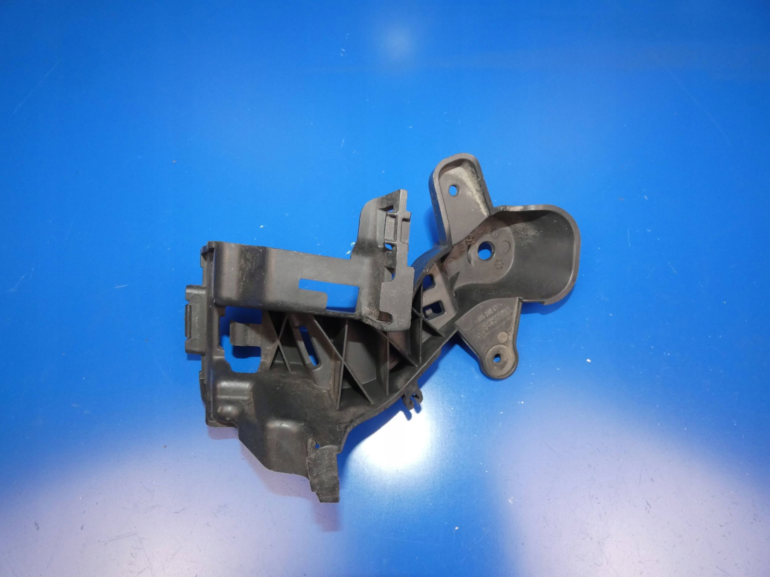 MERCEDES C W205 bumper bracket holder bracket console left rear part sedan