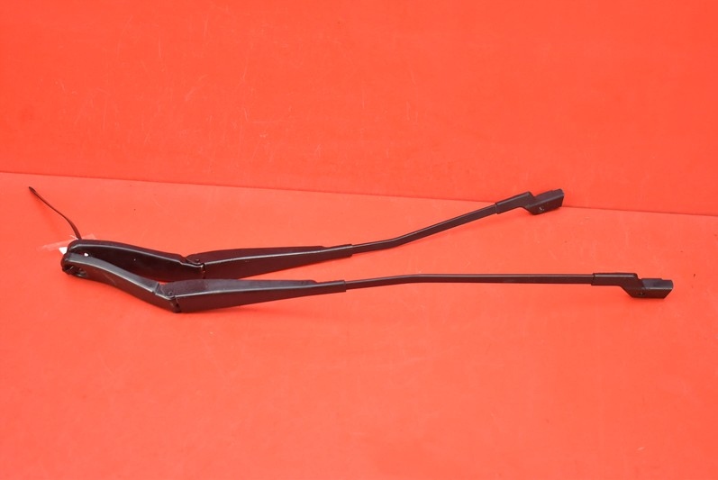 ВАЖІЛЬ СКЛООЧИСНИКА ЄС VOLVO XC60 1 І 12R