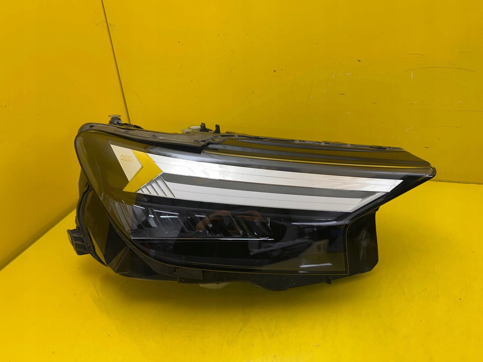 Licht rechts Audi Q4 E-Tron Full Led 89A941034D