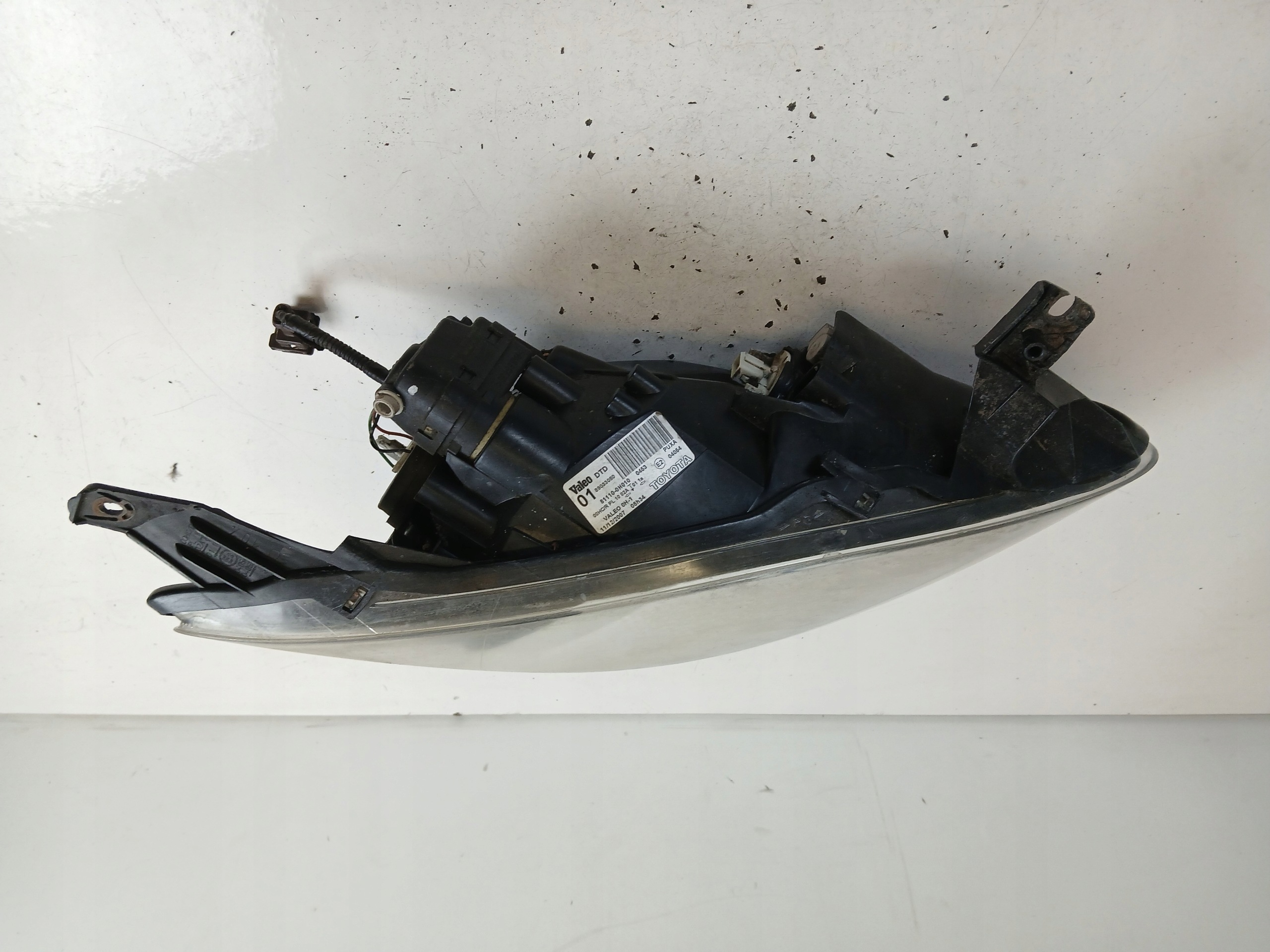 TOYOTA AYGO and light right front 81110-0H010 LADNA