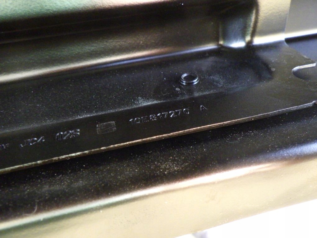 CUPRA BORN 10E 21- fender rear threshold right original
