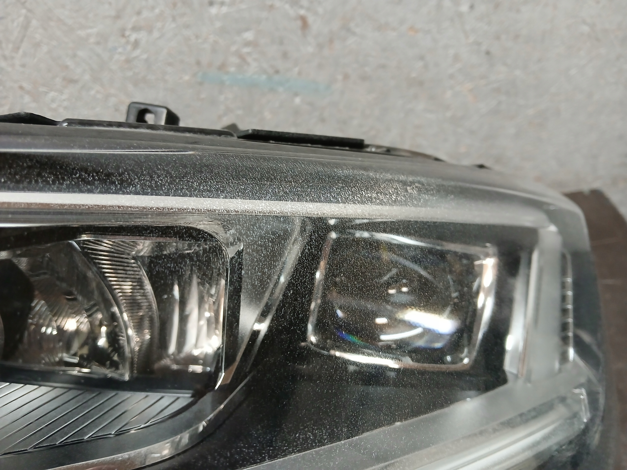 light front left AUDI Q2 FULL LED 81A941033