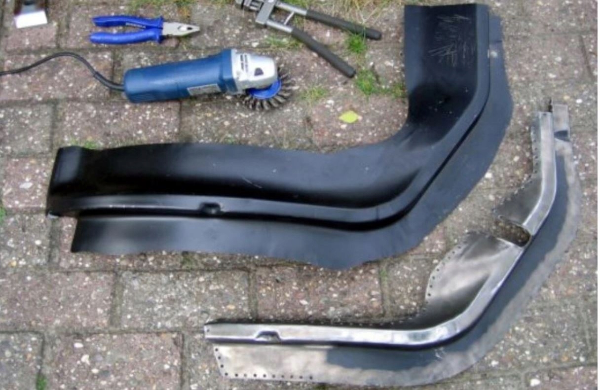 FARTUCH PODLOGA NADKOLE MERCEDES KACZKA 207 410 Part manufacturer Other