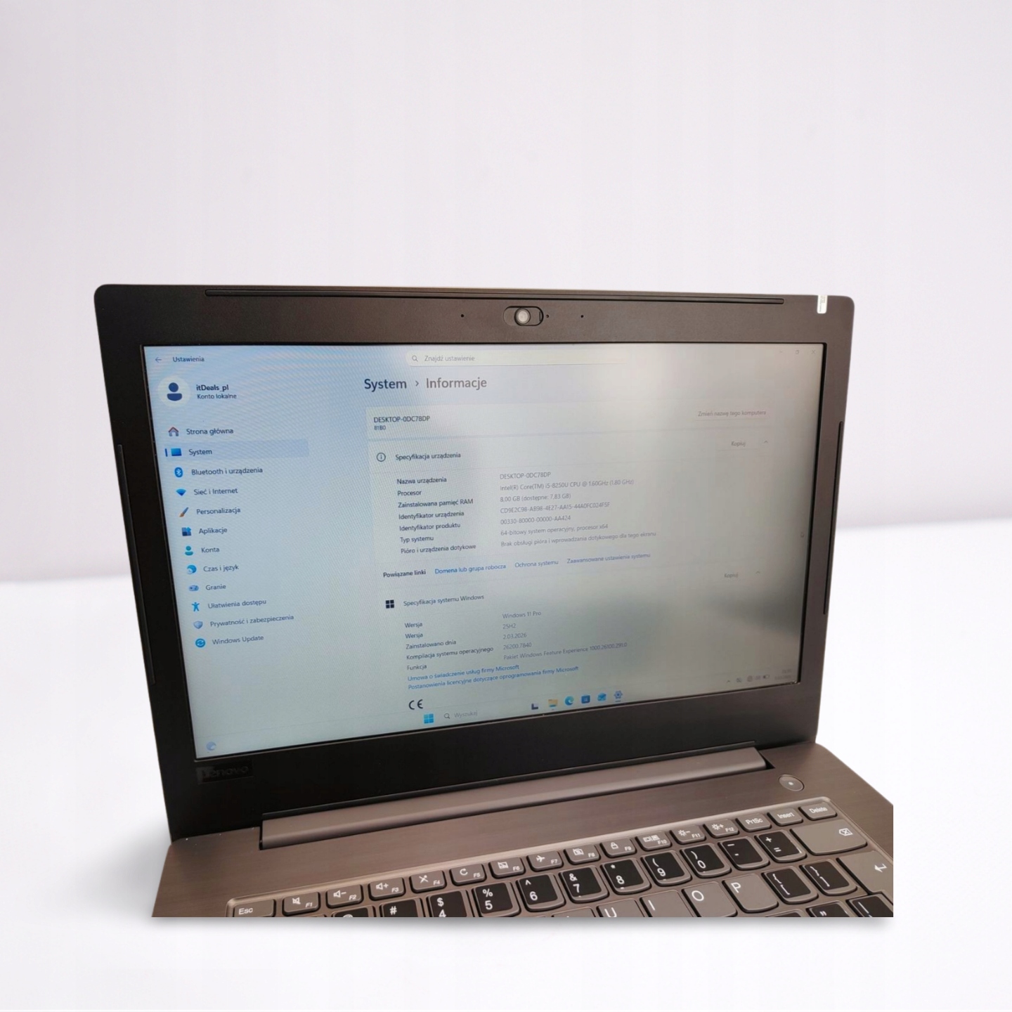 Lenovo V330-14IKB
