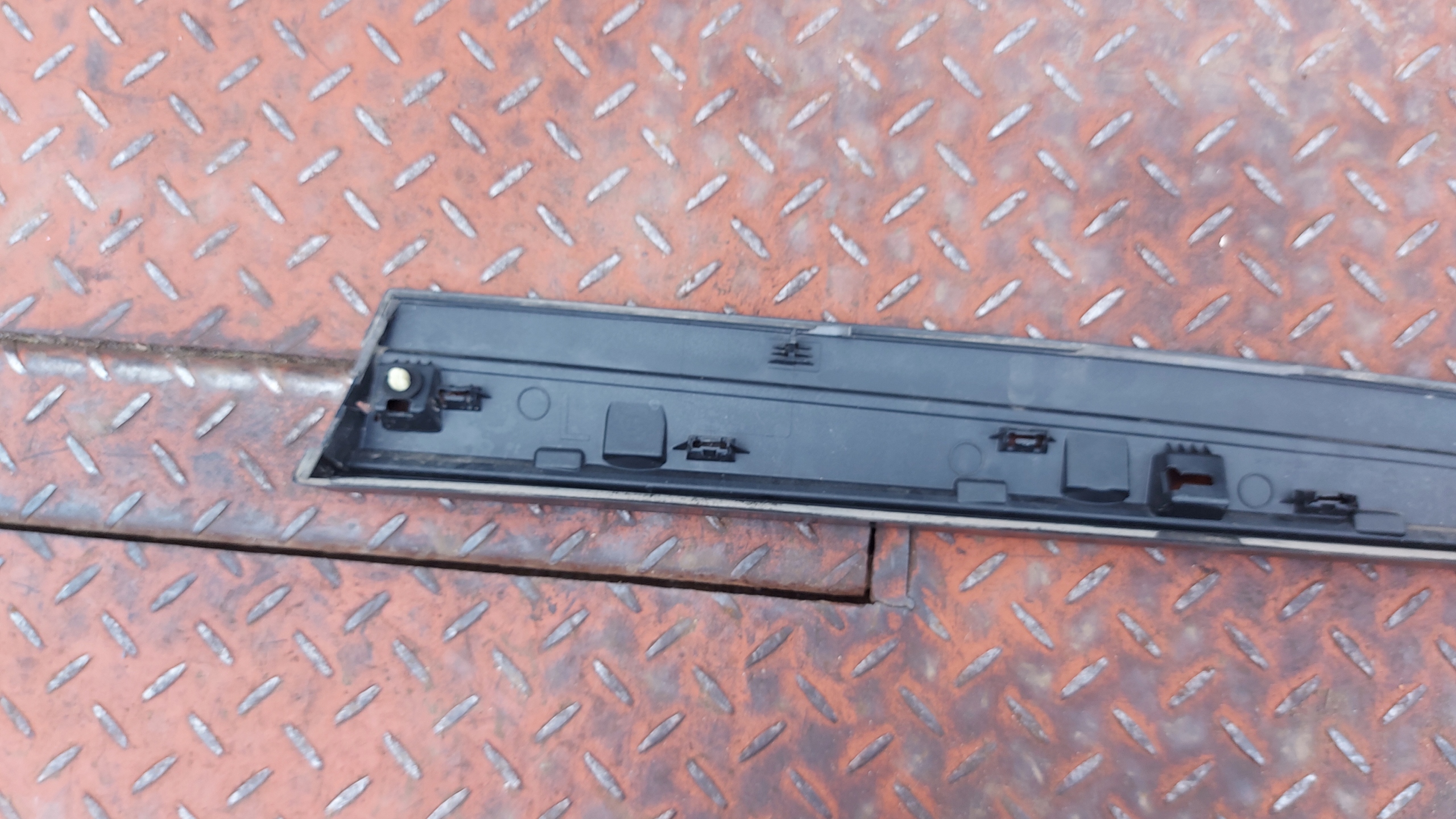 moulding door left left front TOYOTA YARIS III 17