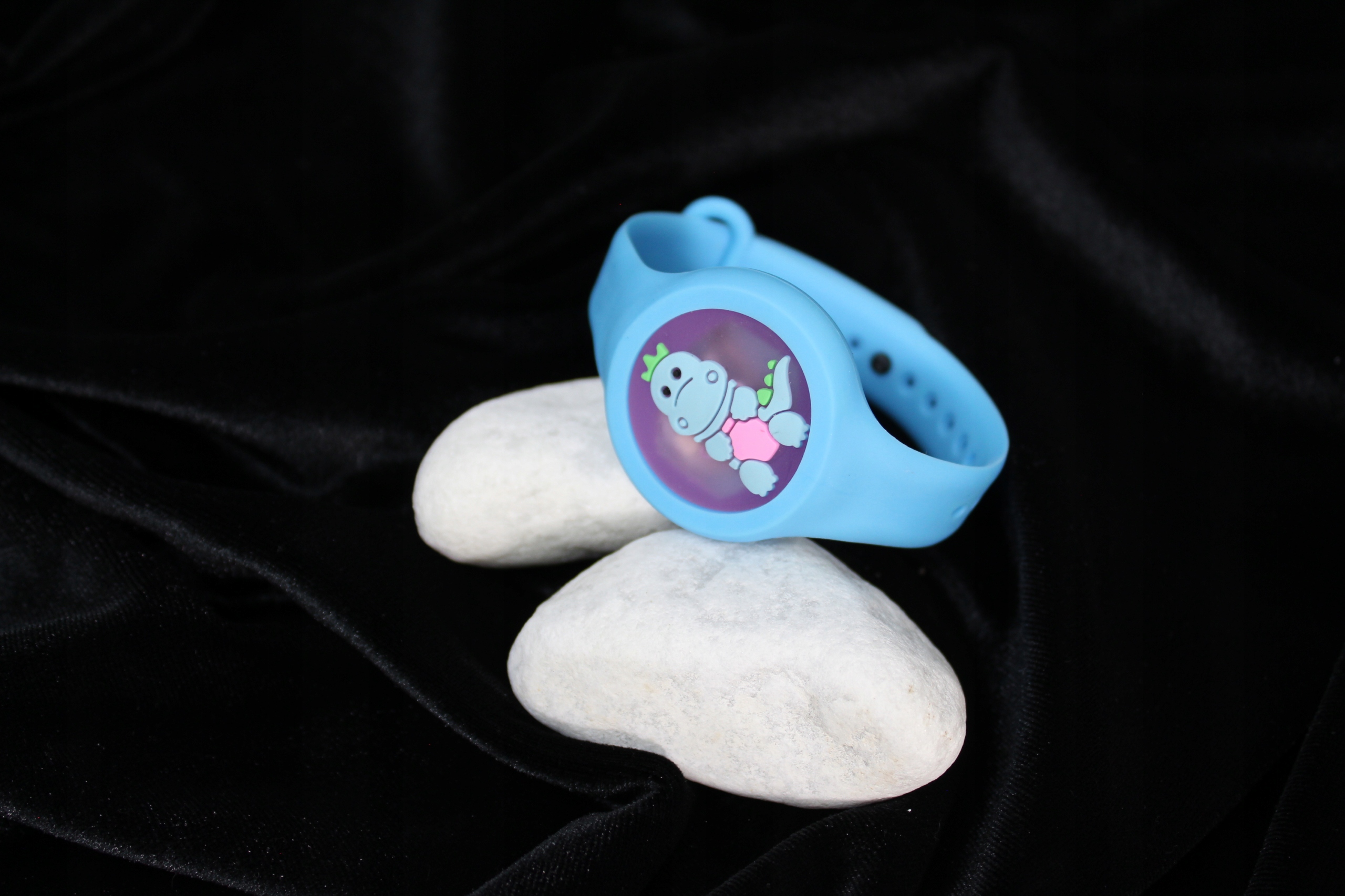 OPASKA ŚWIECĄCA NA KOMARY SILIKONOWA DLA DZIECI ZEGAREK LED Kod producenta 02