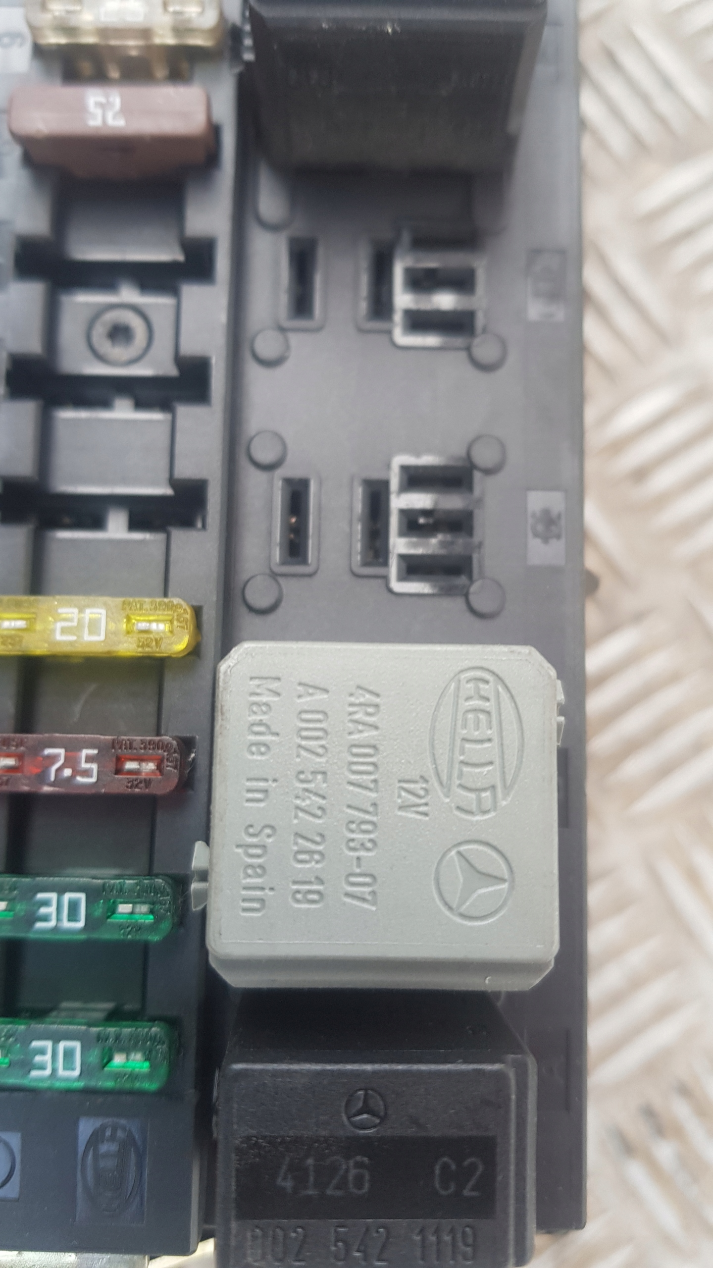 MERCEDES W203 module SAM fuse box
