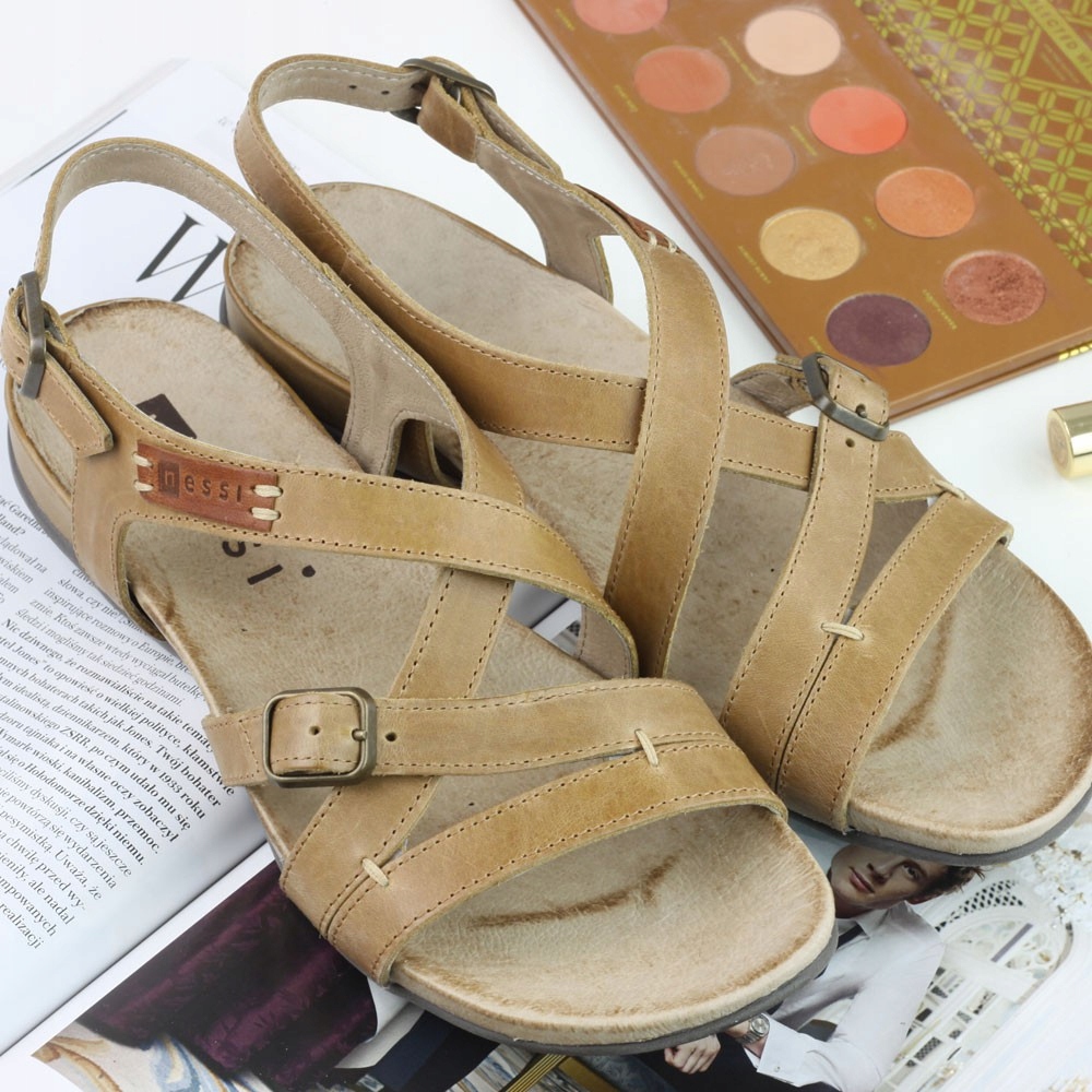 

Brązowe skórzane Sandały damskie Nessi 49804 37