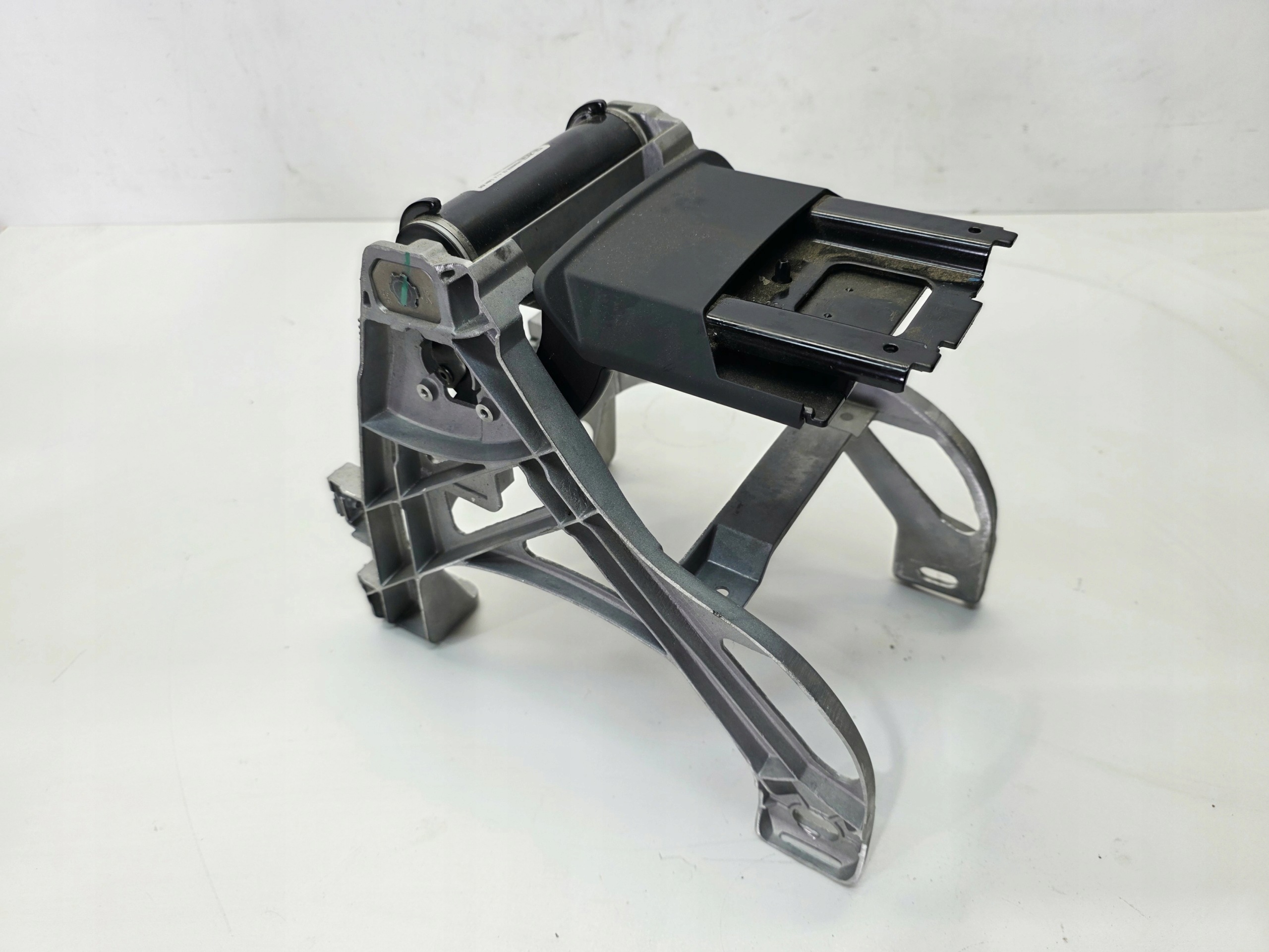 support PODLOKIETNIKA front AUDI A4 B9 A5 8W 8W0864283A
