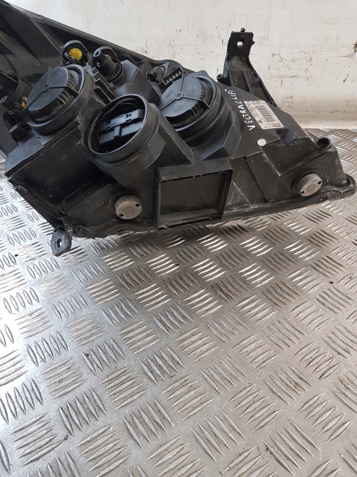 light left front 13170915 OPEL VECTRA C LIFT 06R- EUROPA