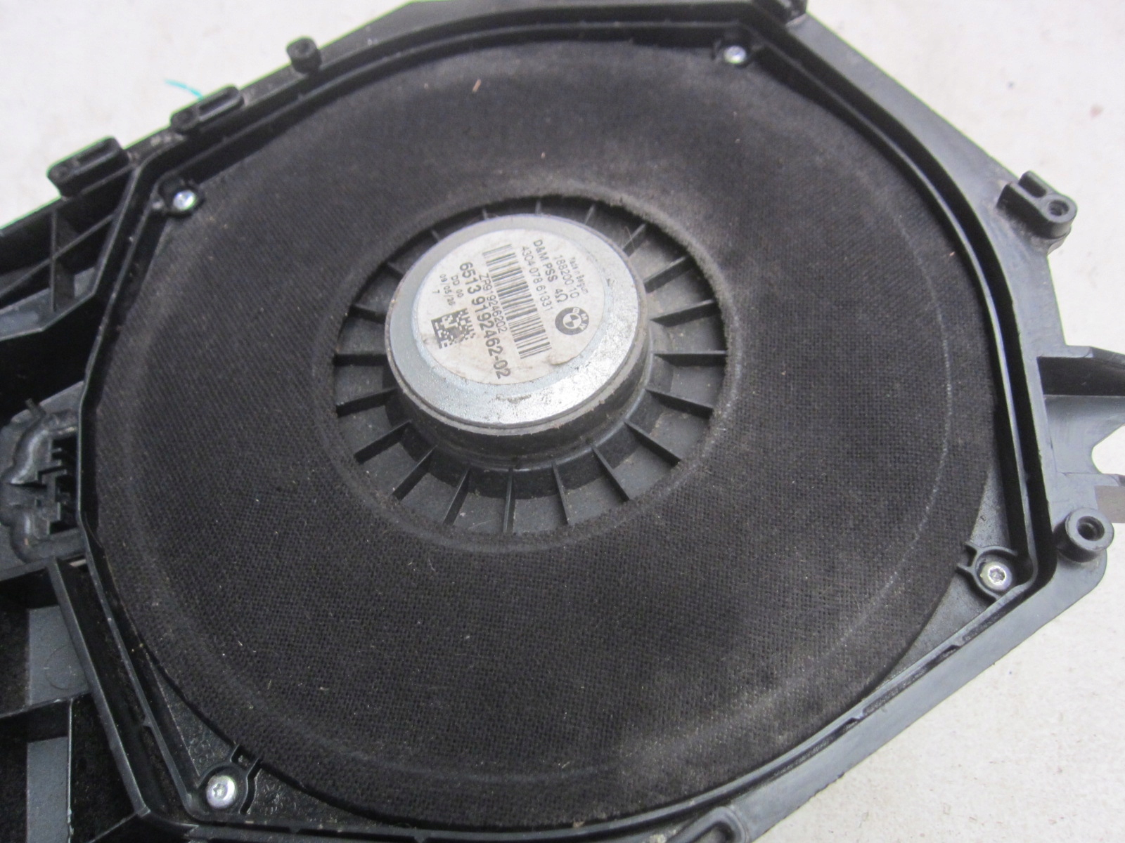 BMW E81 E87 E90 E91 E92 speaker HIFI NISKOTONOWY 65139192462 9192462 right