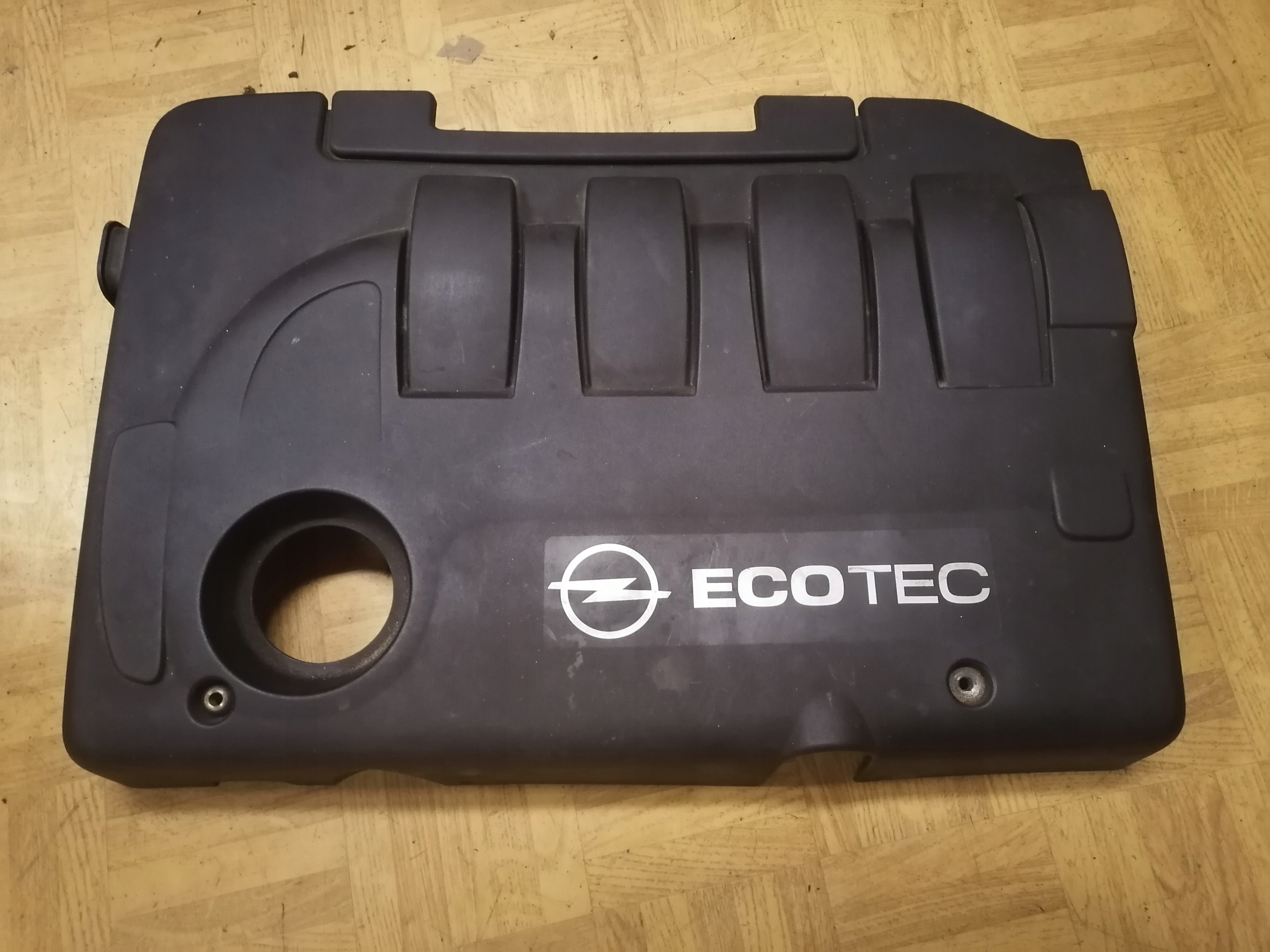 55556745 - КРЫШКА КАПОТА ДВИГАТЕЛЯ OPEL ASTRA III 1.9 CDTI